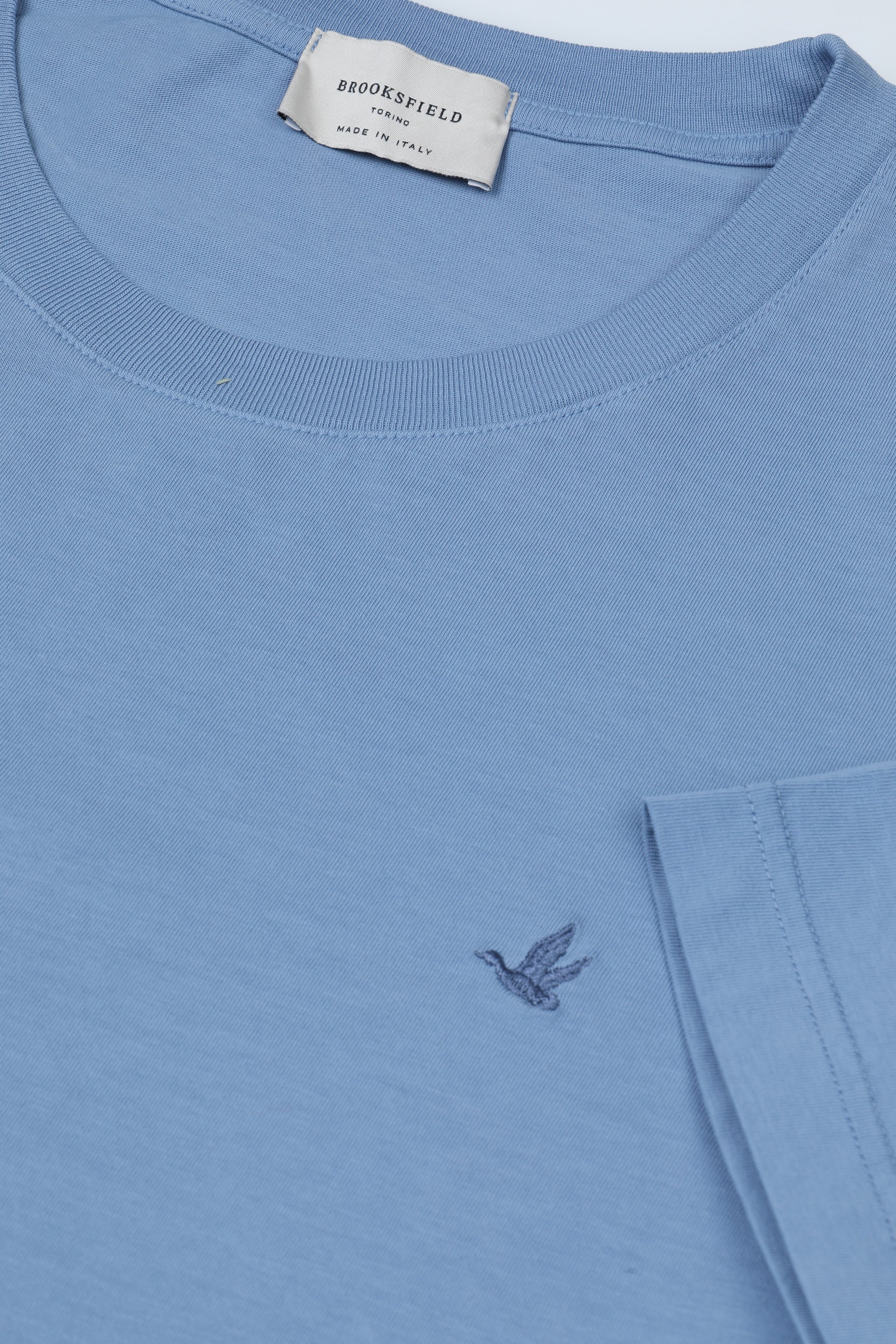 T-shirt in jersey di cotone, logo ricamato al cuore. Azzurro - Cirro