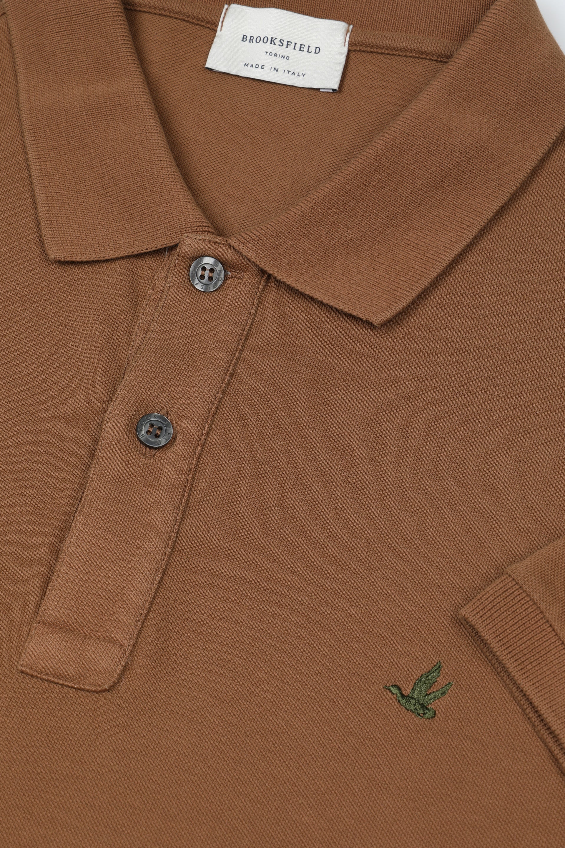 Polo in piquet di cotone con logo ricamato al cuore. Marrone - Sandal