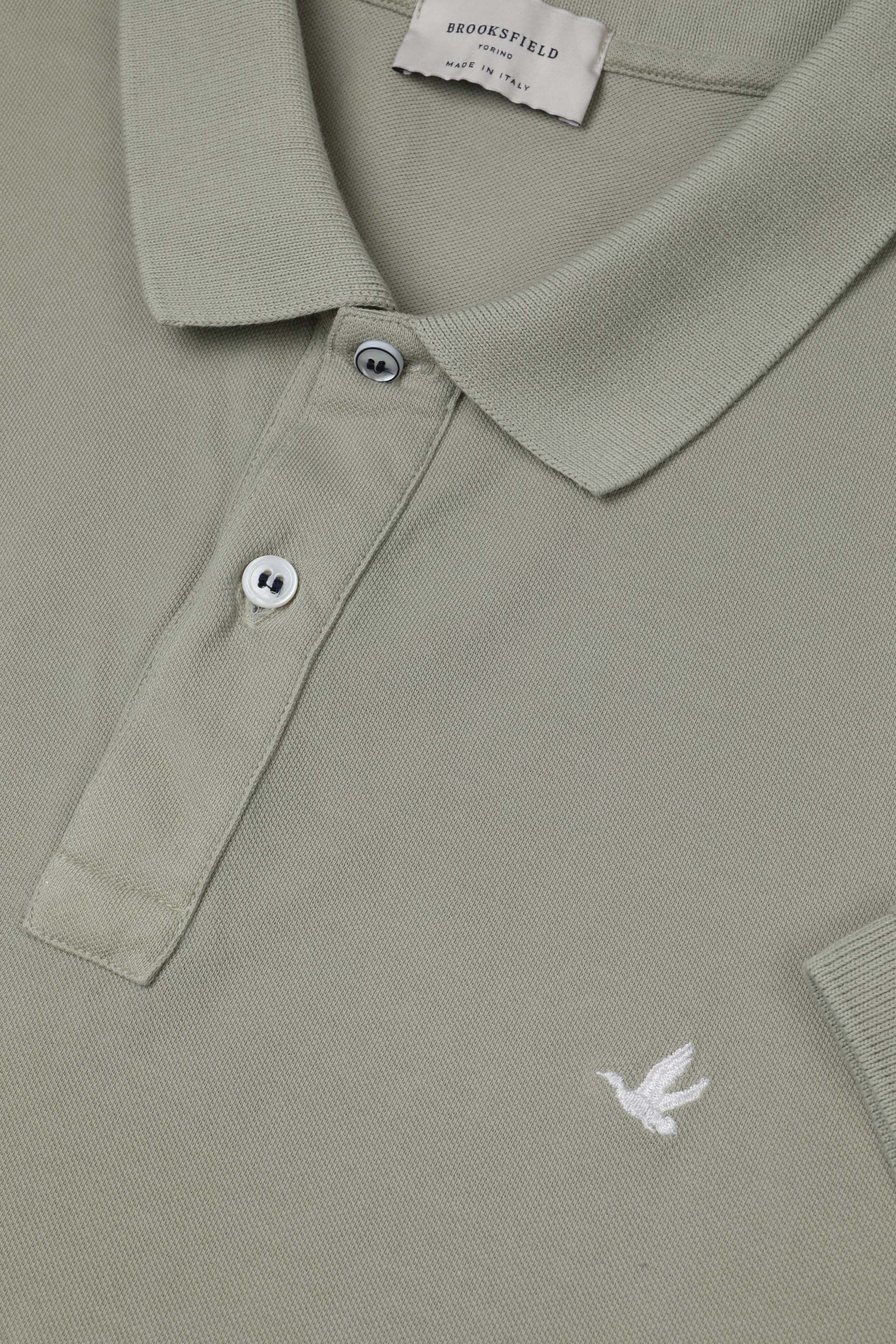 Polo in piquet di cotone con logo ricamato al cuore. Verde - Artichoke