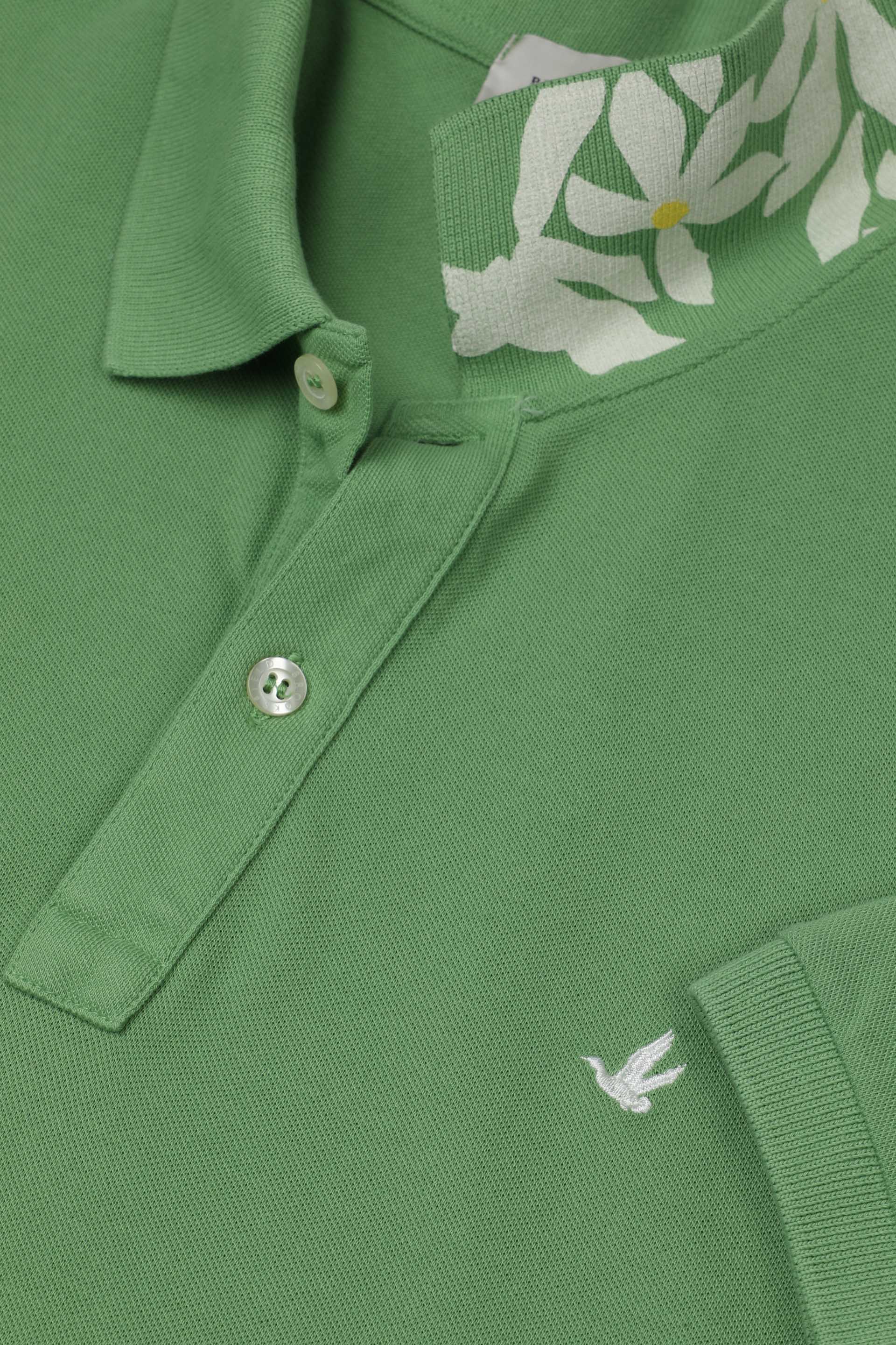 Polo in piquet di cotone, sottocollo stampato. Logo ricamato al cuore. Verde - Aneto