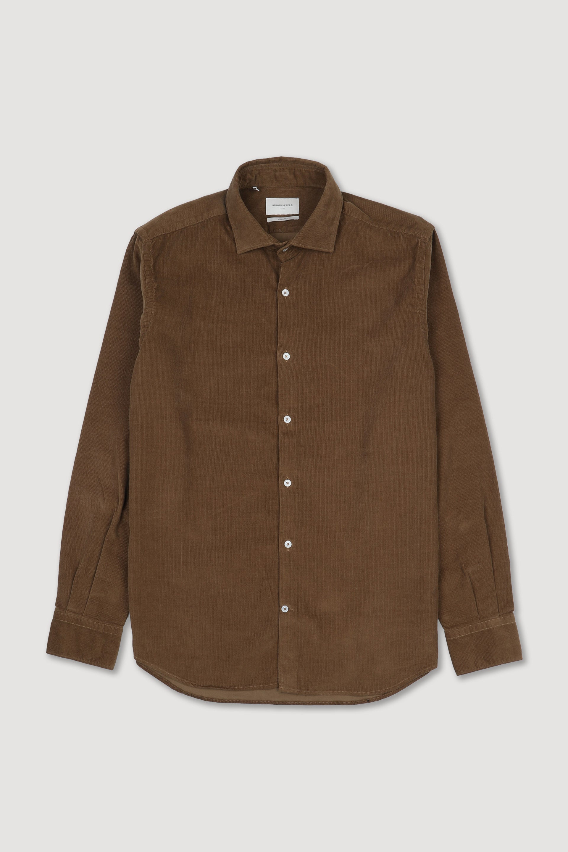 Camicia slim fit con collo spread in velluto di cotone. Marrone - Rovere