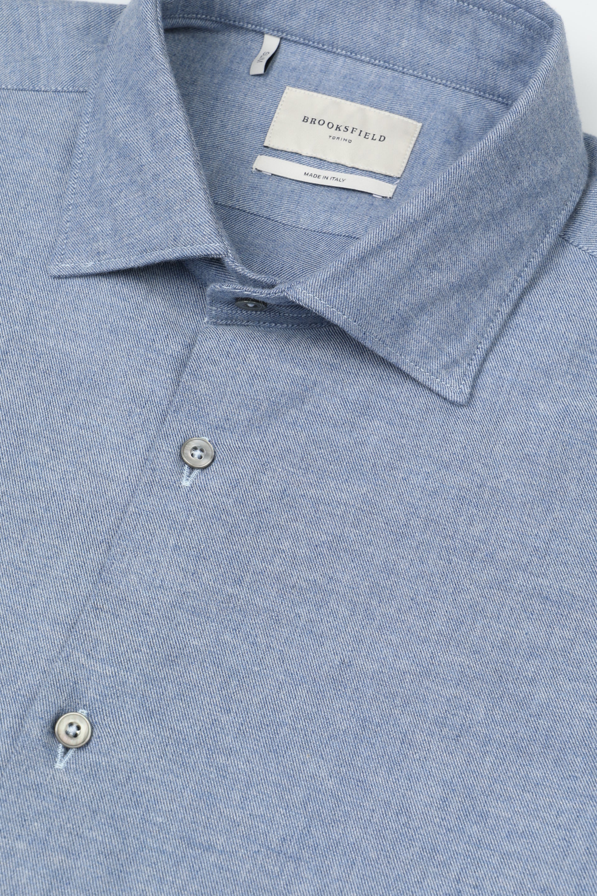Camicia slim fit con collo spread in twill di cotone smerigliato. Blu - Frosted blue