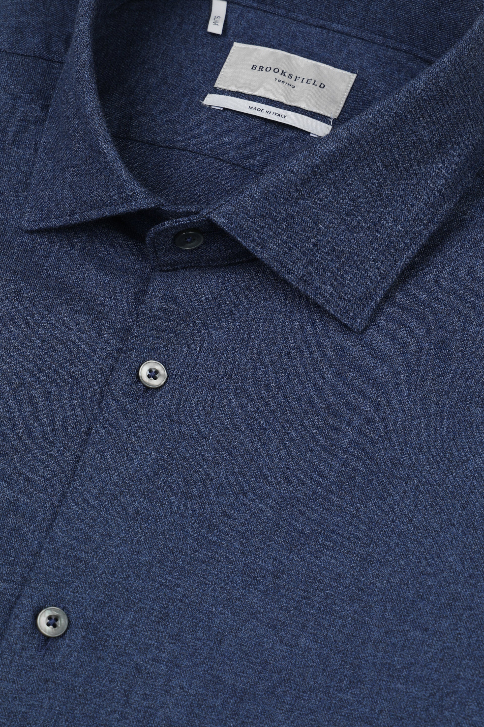 Camicia slim fit con collo spread in twill di cotone smerigliato. Blu - Vintage denim