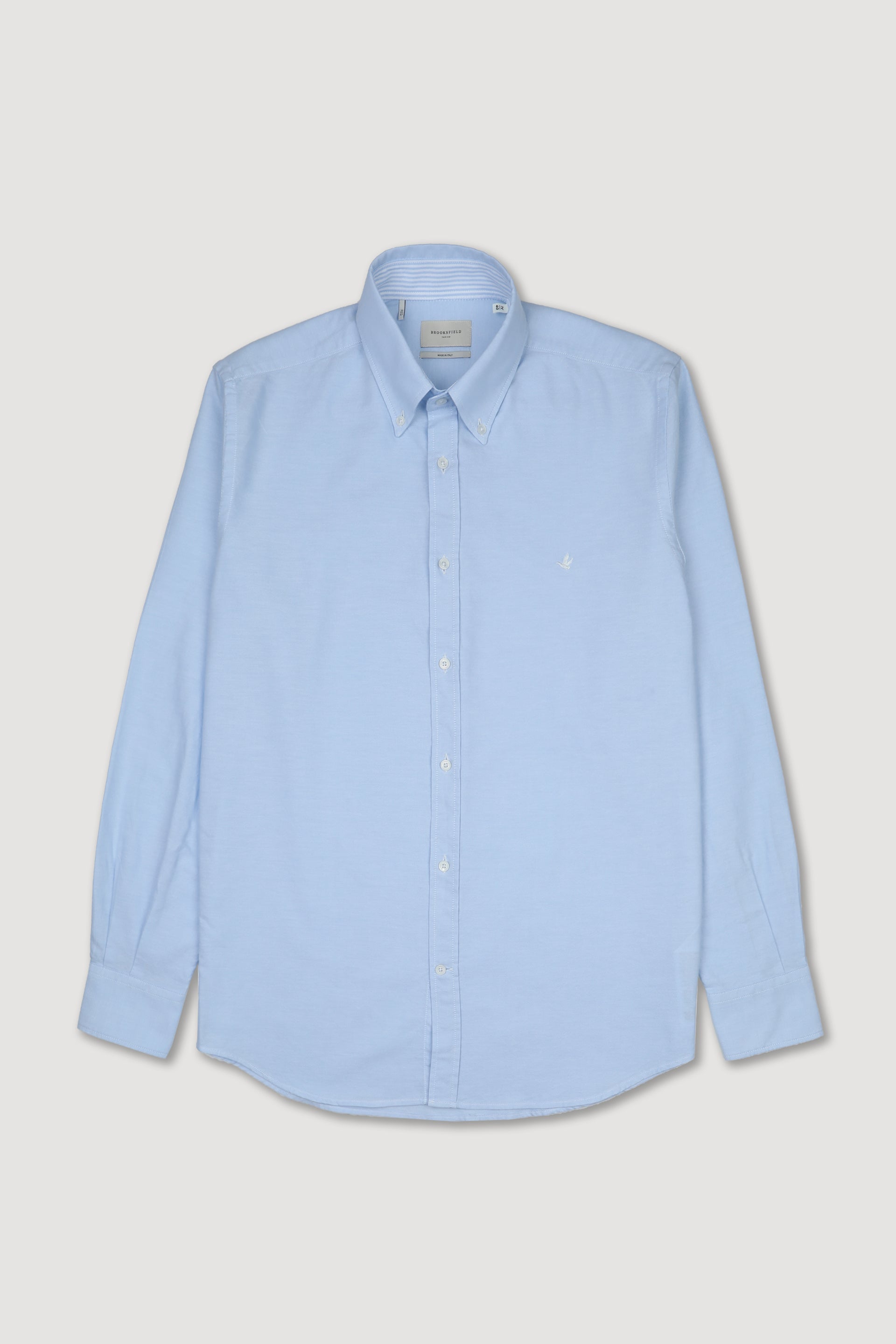 Camicia Club button down regular fit, realizzata in oxford di cotone. Logo ricamato al cuore. Azzurro - Cielo