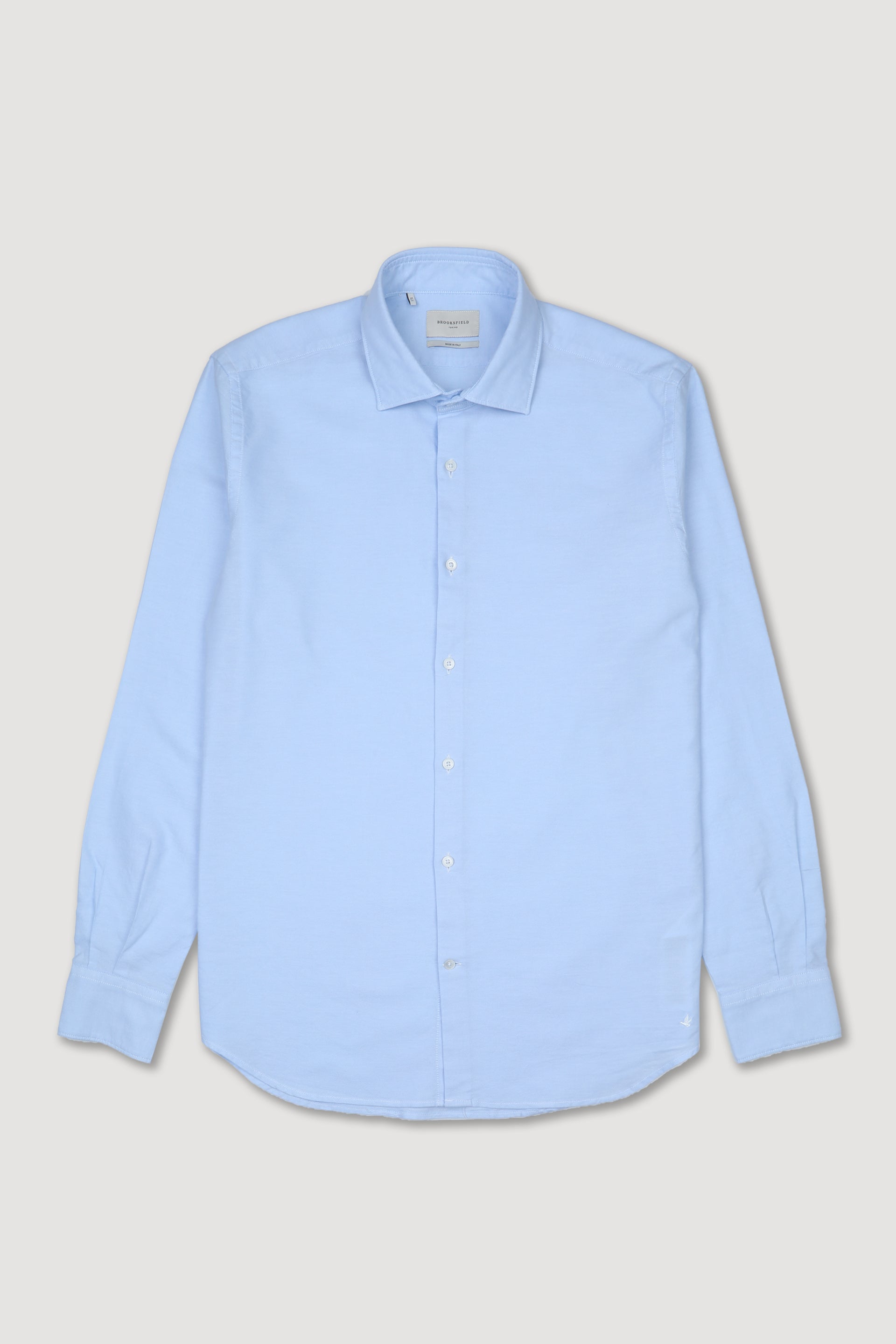 Camicia slim fit con collo spread in oxford di cotone. Azzurro - Cielo
