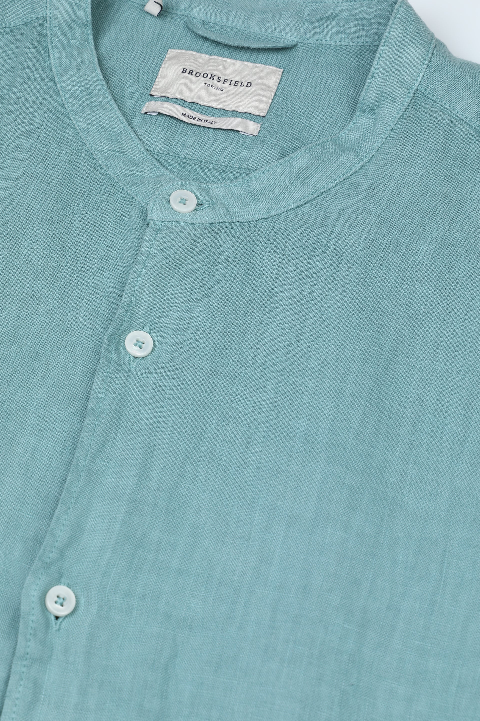 Camicia slim fit in lino con collo alla coreana. Verde - Peacock