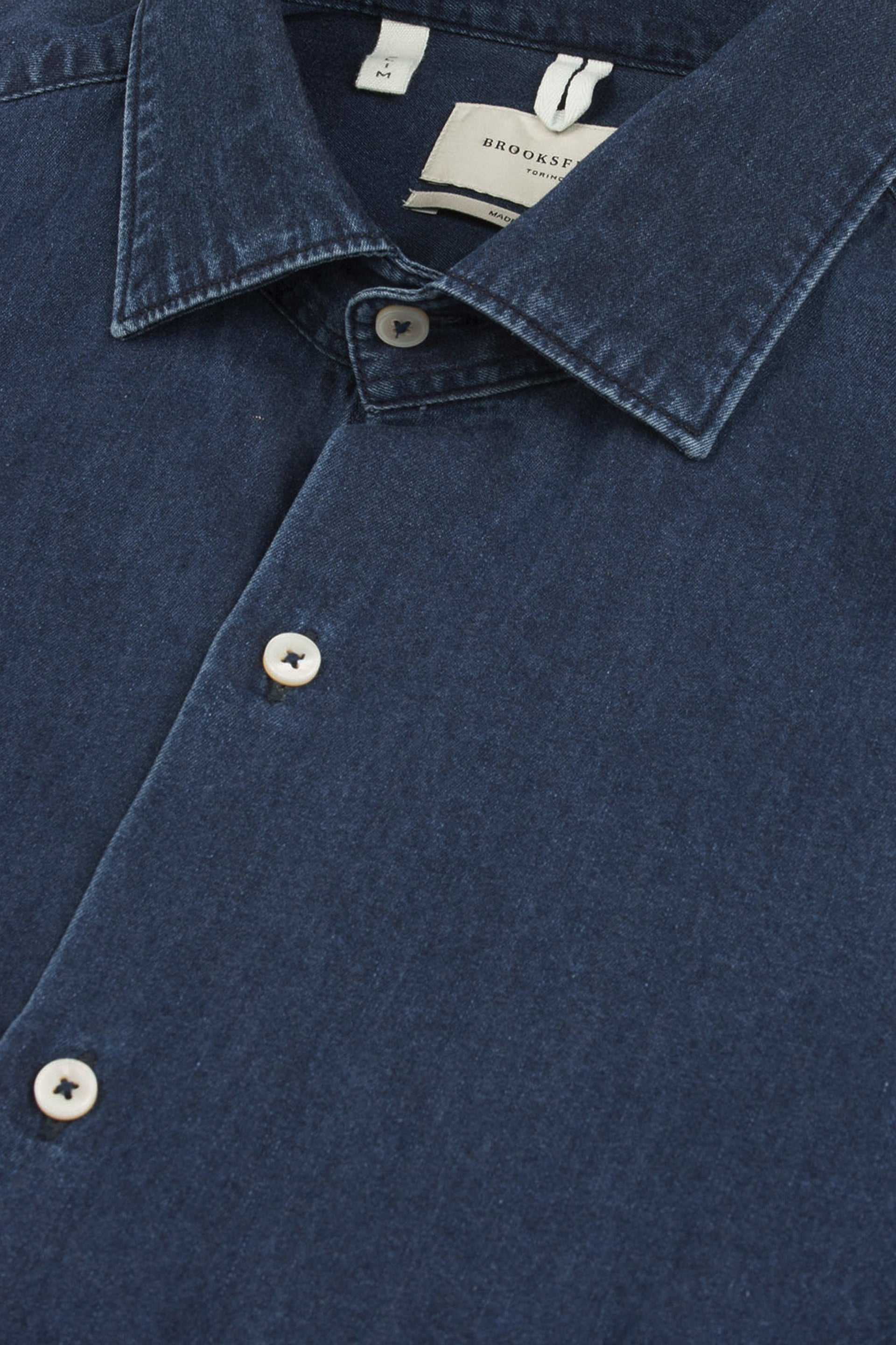 Camicia slim fit con collo spread realizzata in twill di cotone indaco - Blue