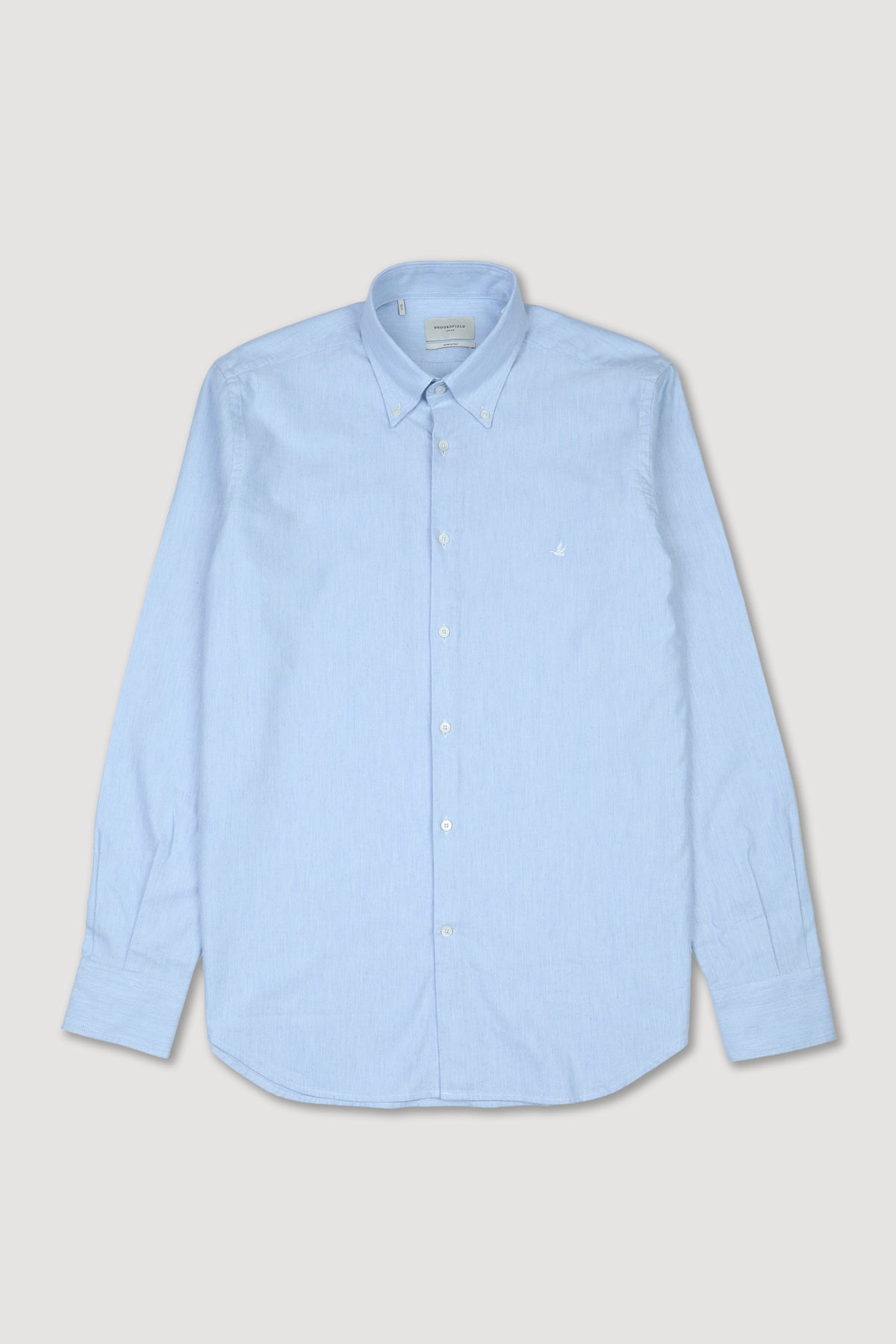 Camicia button down slim fit in oxford di misto cotone-lyocell. Logo ricamato al cuore. Azzurro - Cielo