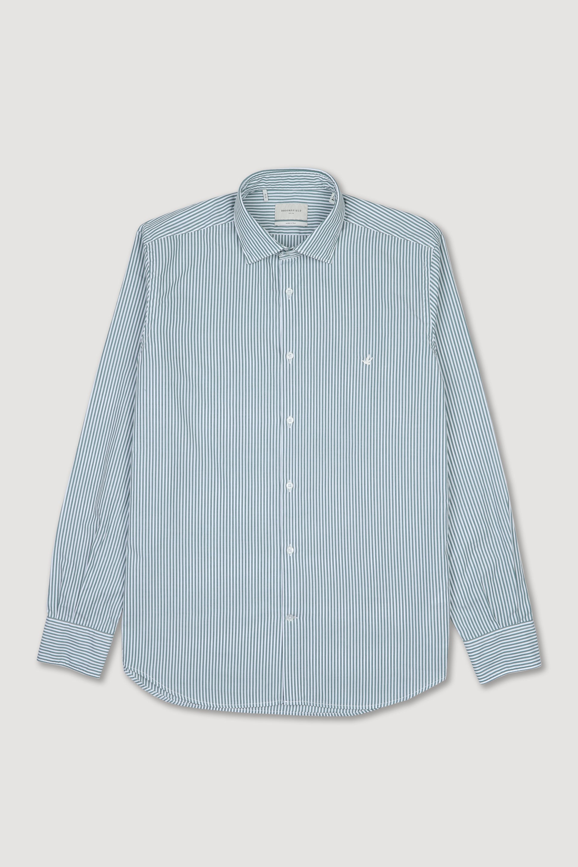 Camicia spread collar in popeline di cotone rigato. Slim fit. Logo ricamato al cuore. Verde - Bianco/Peacock