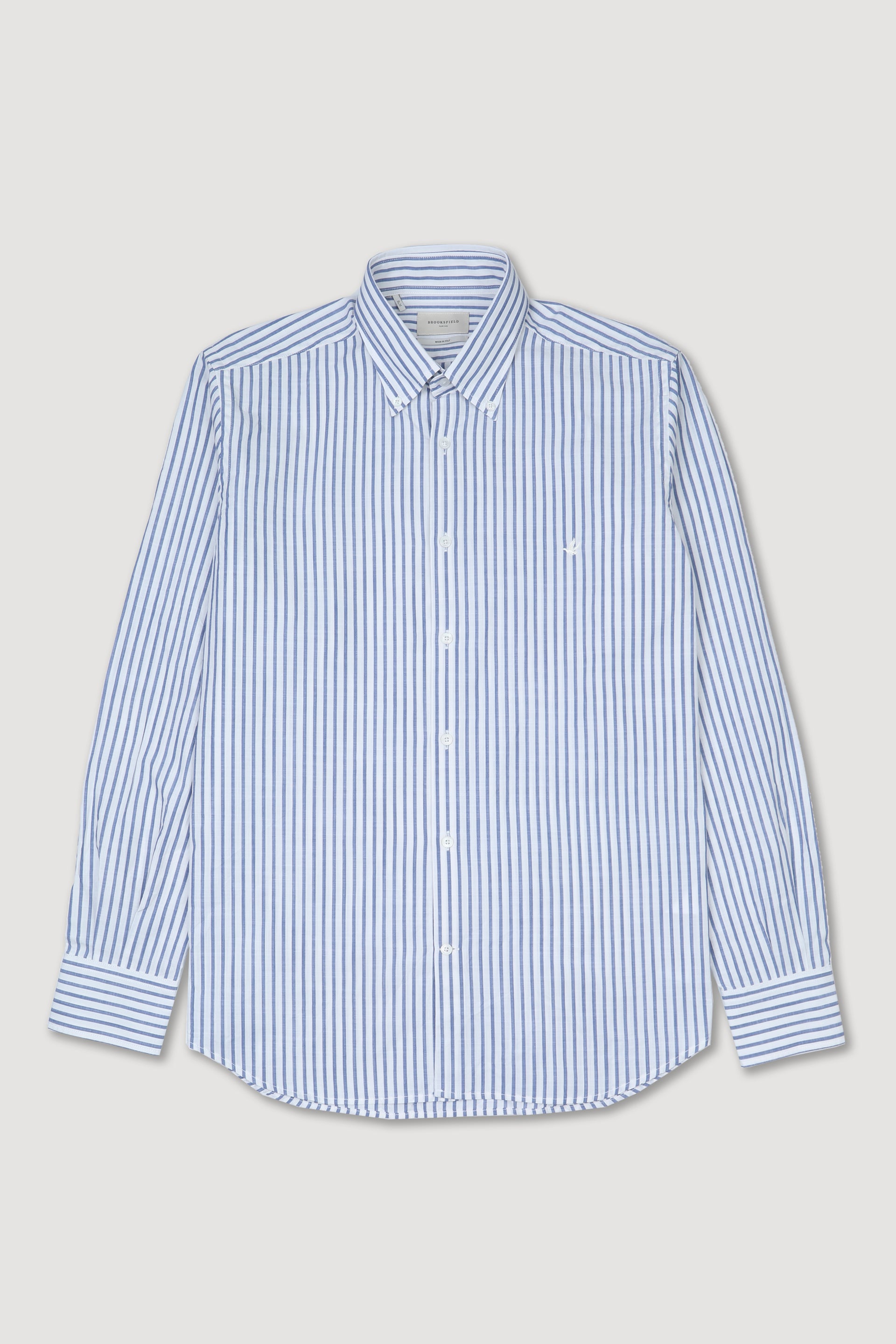 Camicia button down slim fit in popeline  di cotone rigata. Logo ricamato al cuore. Blu - Naturale/Blu