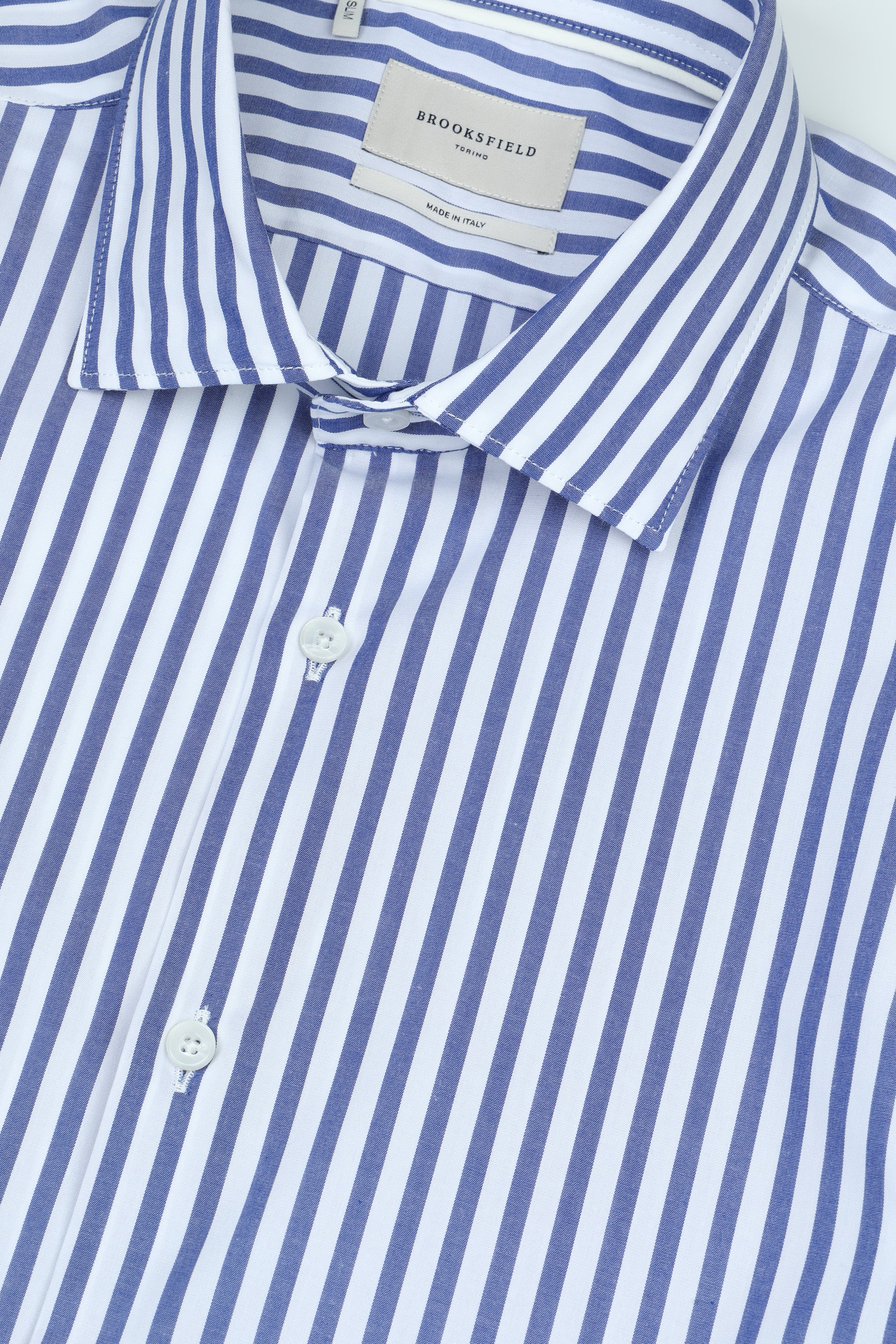 Camicia spread collar in popeline di cotone stretch rigato wrinkle free. Slim fit. Blu - Latte/Blu chiaro