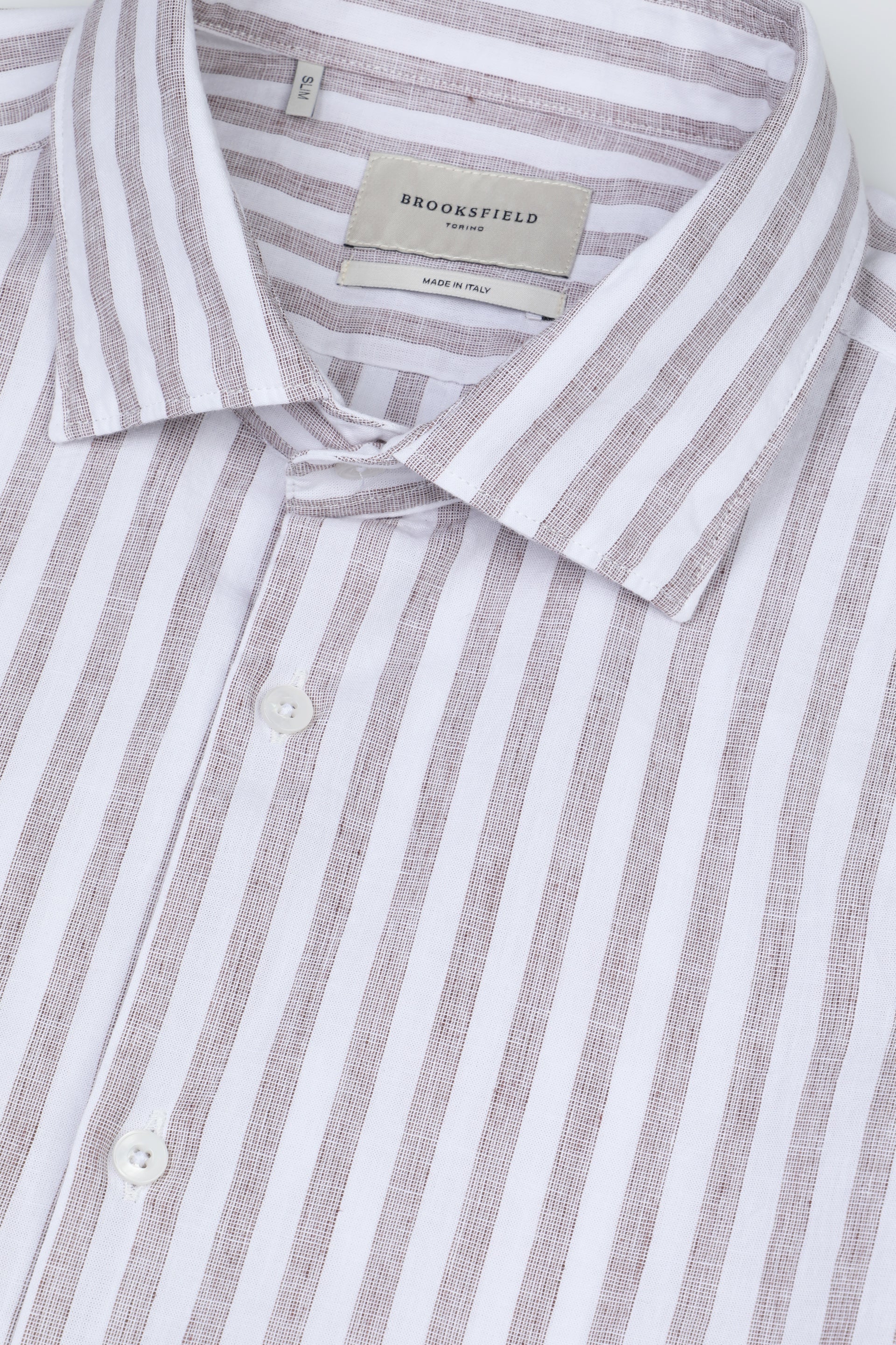 Camicia spread collar in cotone misto lino rigato, slim fit. Marrone - Bianco/Marrone