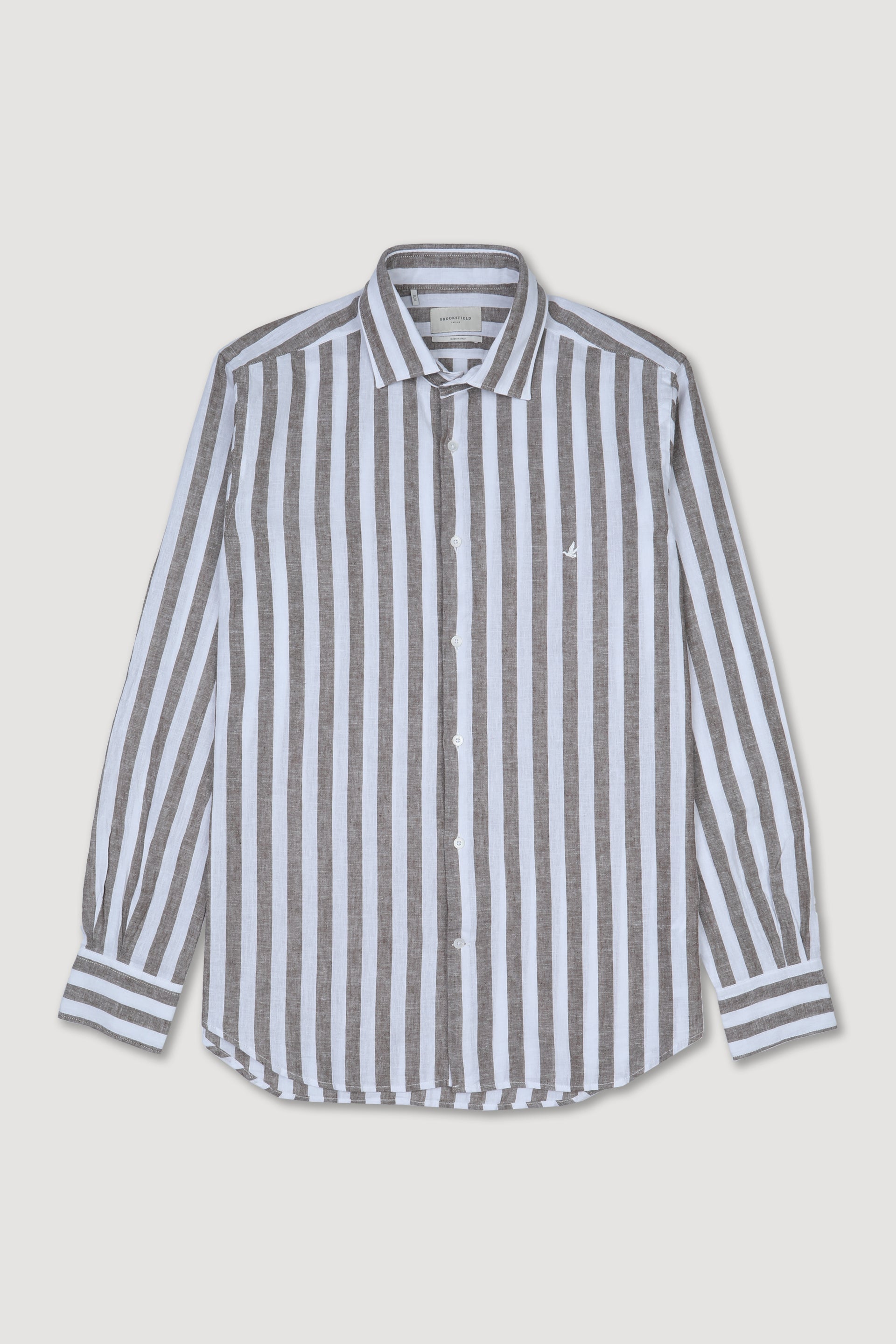 Camicia spread collar in lino misto cotone rigato, slim fit. Logo ricamato al cuore. Marrone - Marrone/Latte