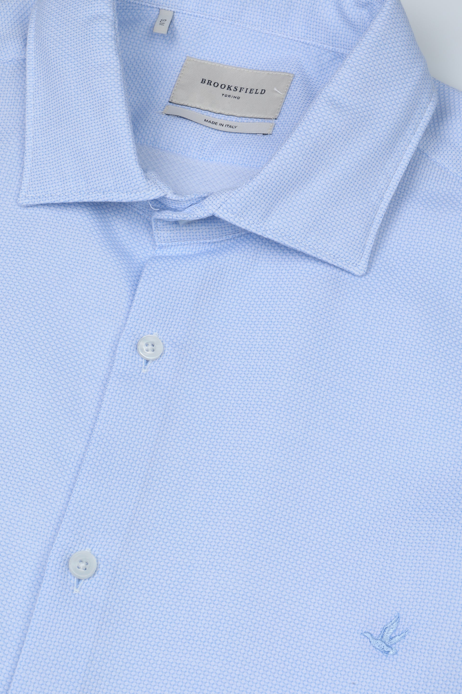 Camicia slim fit con collo spread in cotone operato. Logo ricamato al cuore. Azzurro - Celeste/Bianco