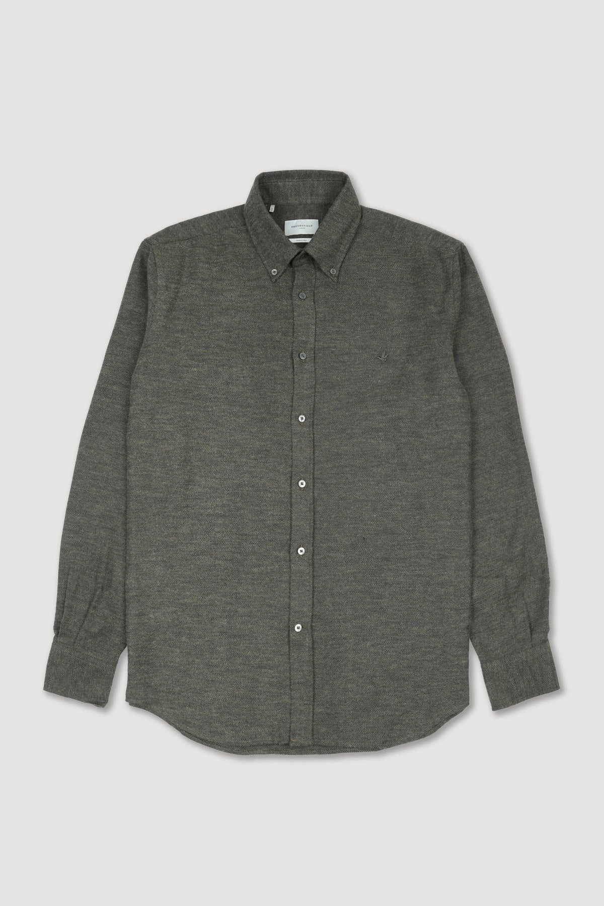 Camicia Club button down regular fit in tessuto operato di cotone smerigliato. Logo ricamato al cuore. Verde - Sottobosco