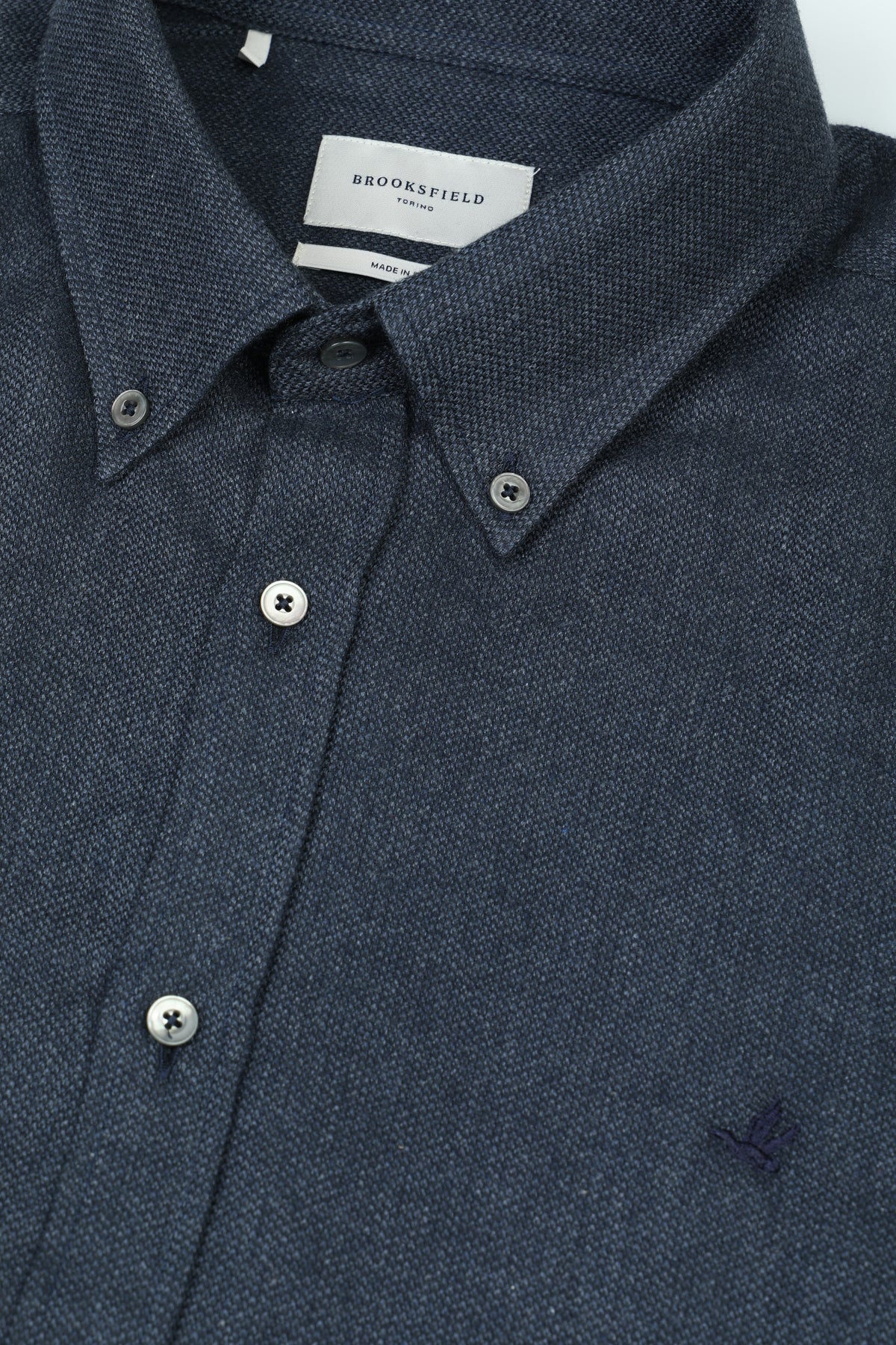 Camicia Club button down regular fit in tessuto operato di cotone smerigliato. Logo ricamato al cuore - Blu