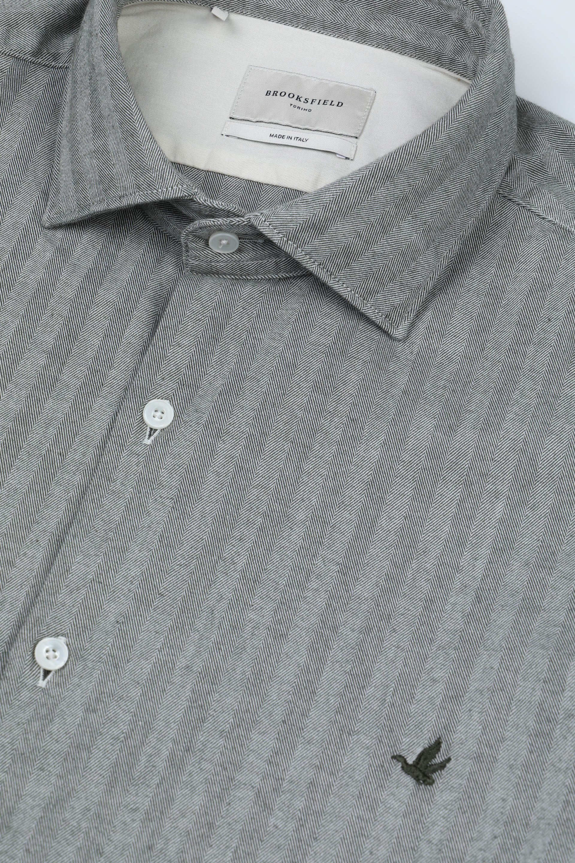 UOMO-CAMICIA (SLIM FIT) M/L SPREAD COLLAR LAVATA DI COTONE SMERIGLIATO STRETCH SPINA DI PESCE. INTERNO CARRE' A CONTRASTO - Militare