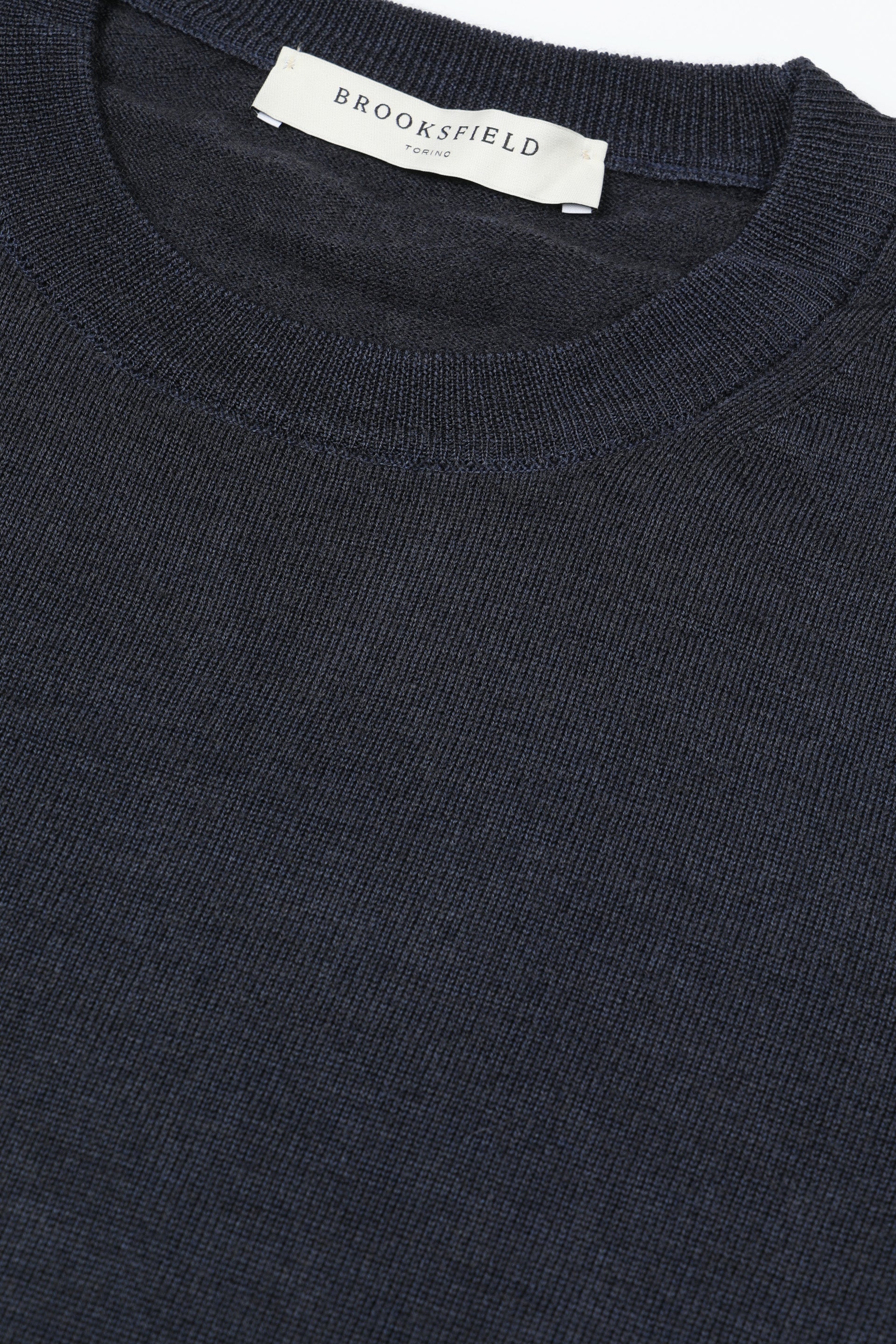 Maglia girocollo in lana merinos extrafine. Blue - Navy