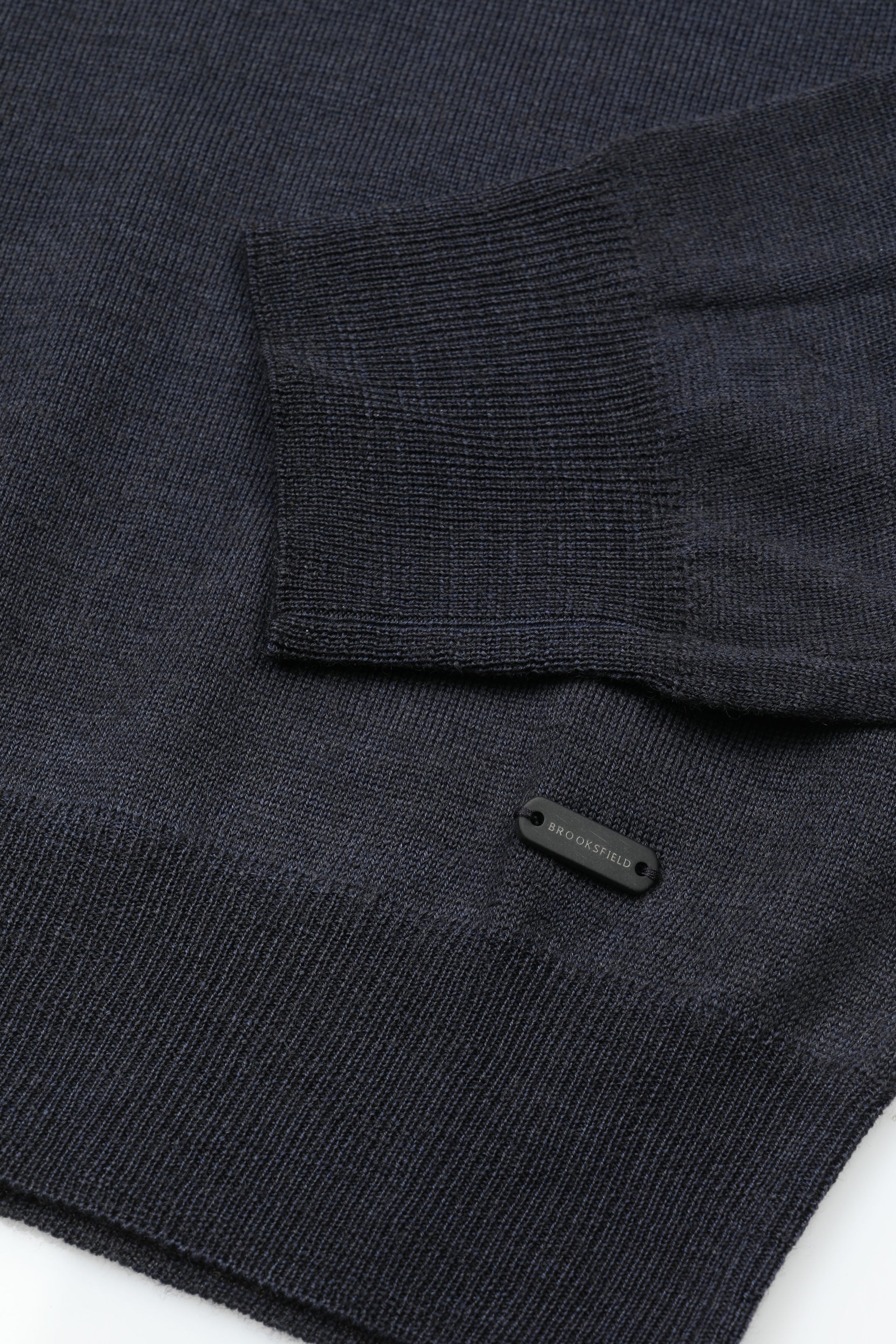 Maglia girocollo in lana merinos extrafine. Blue - Navy