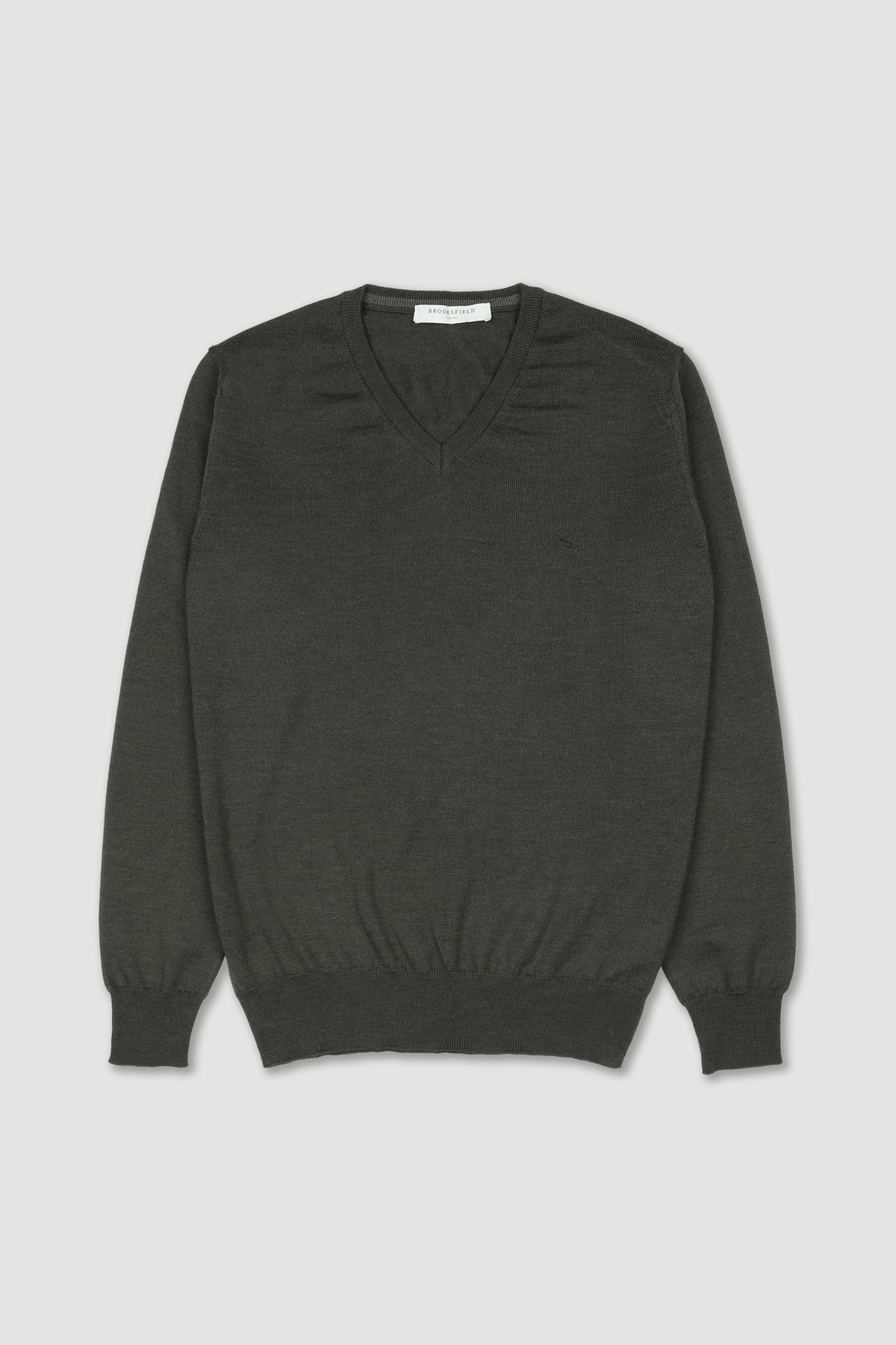 Maglia scollo V in lana merinos extrafine con logo ricamato al cuore. Verde - Oliva