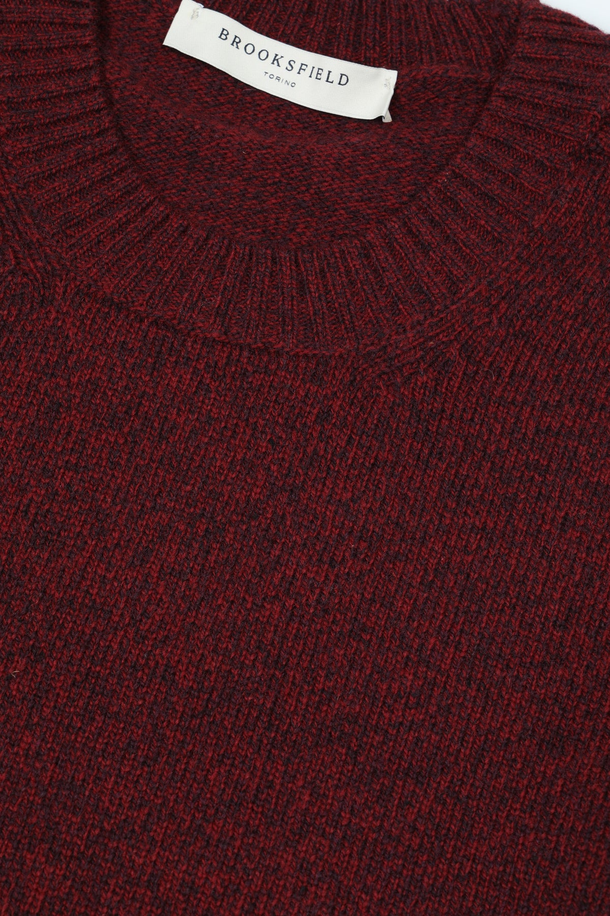 Maglia girocollo in pura lana vergine. Rosso - Borgogna