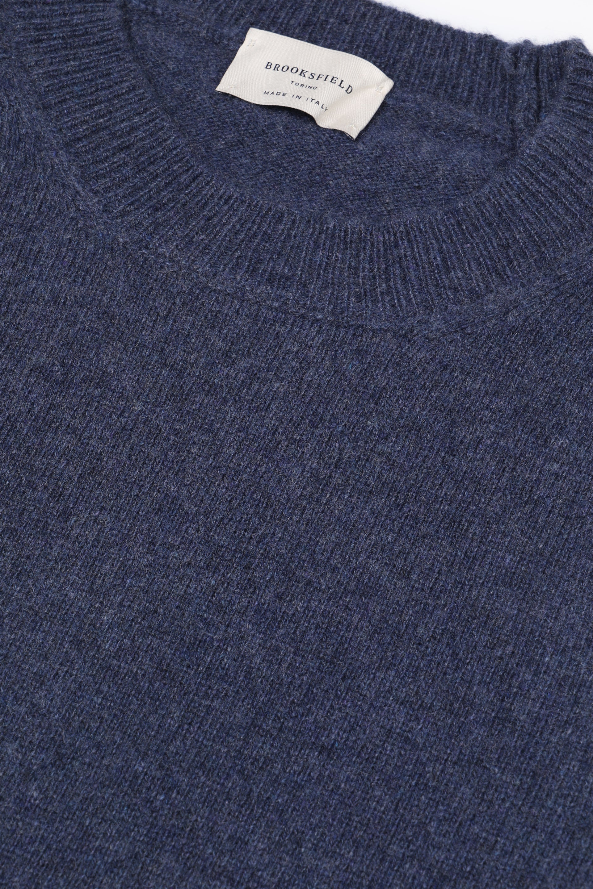 Maglia girocollo in cashmere. Blu - Blue