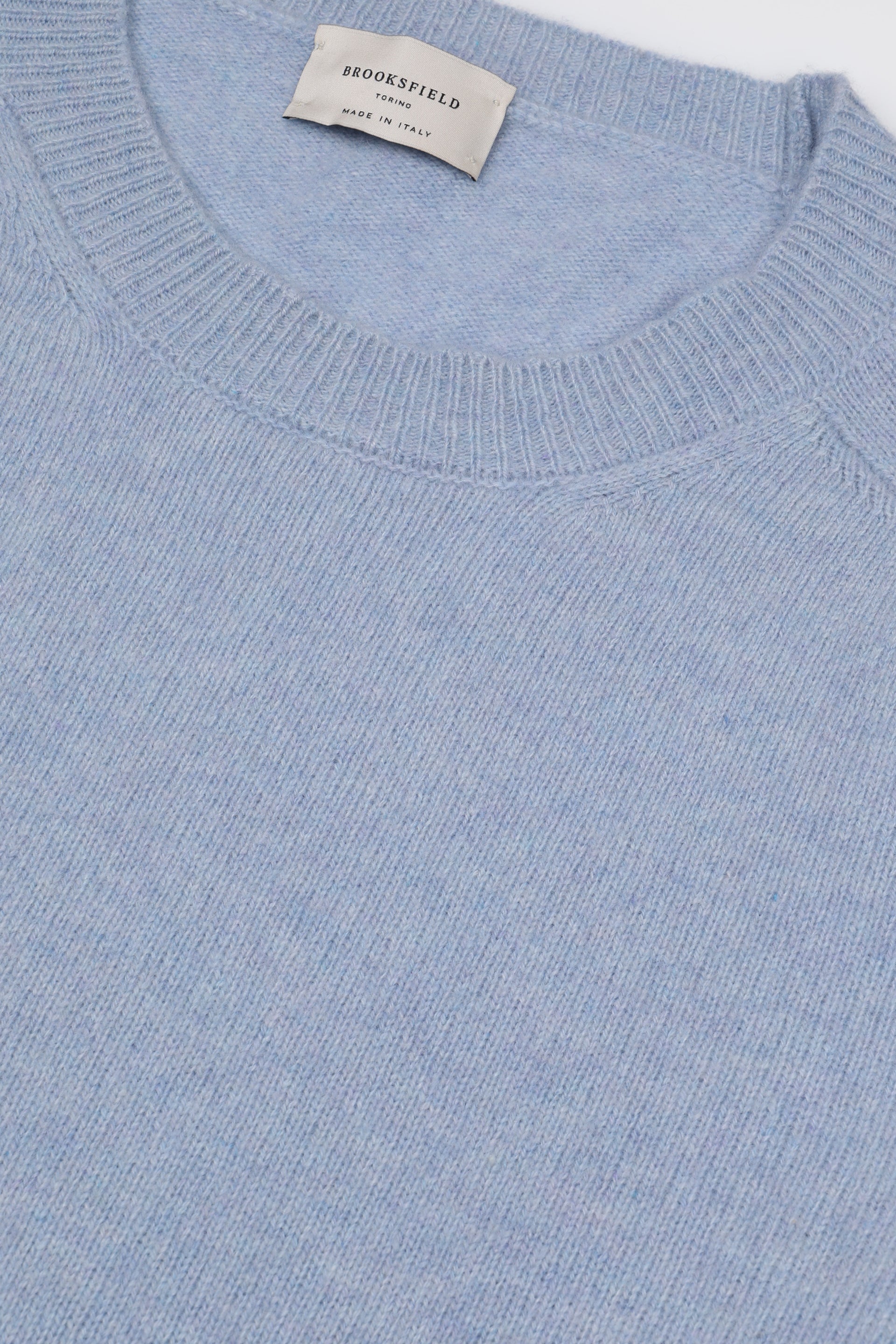 Maglia girocollo in cashmere. Azzurro - Acquamarina