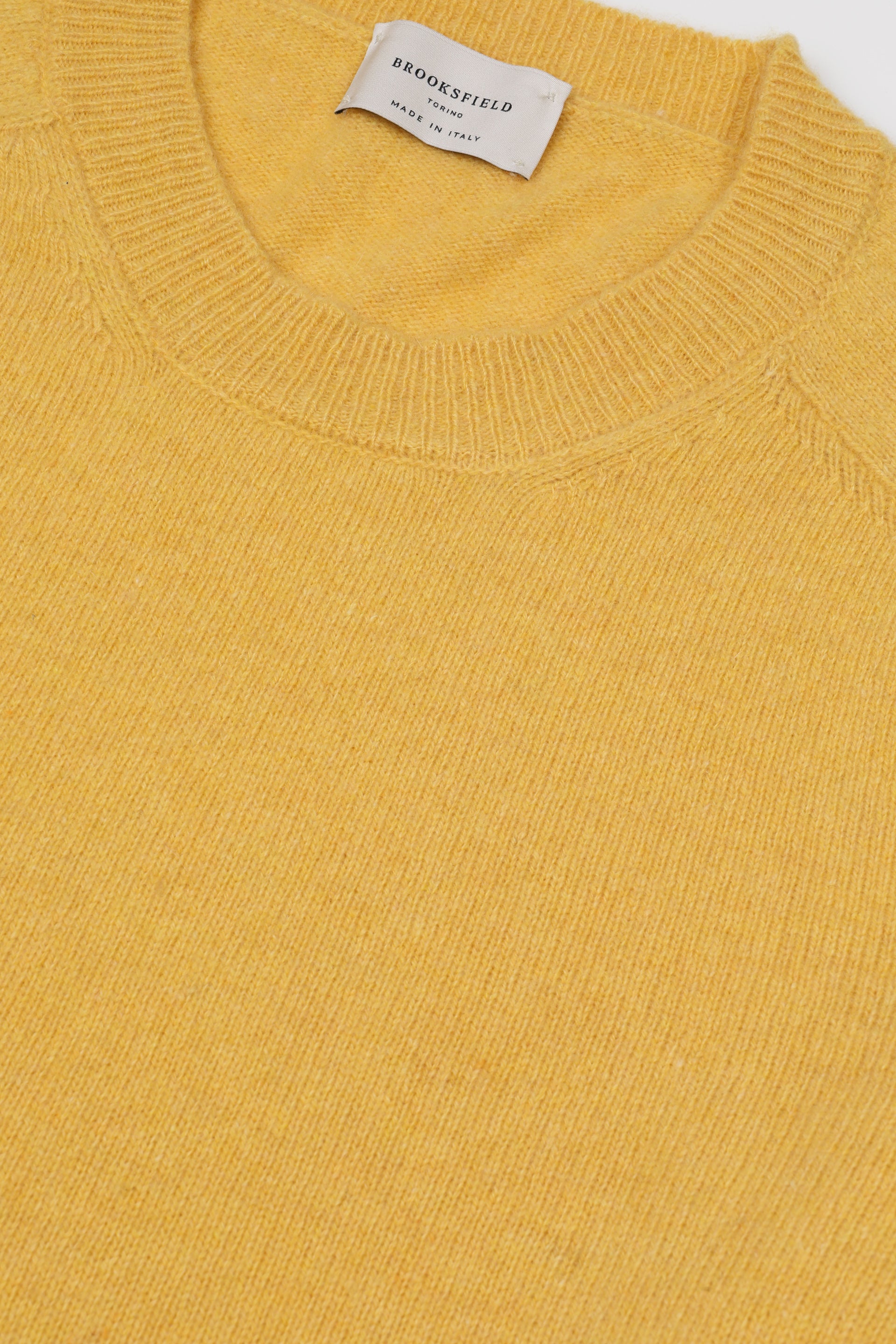 Maglia girocollo in cashmere. Giallo - Gold