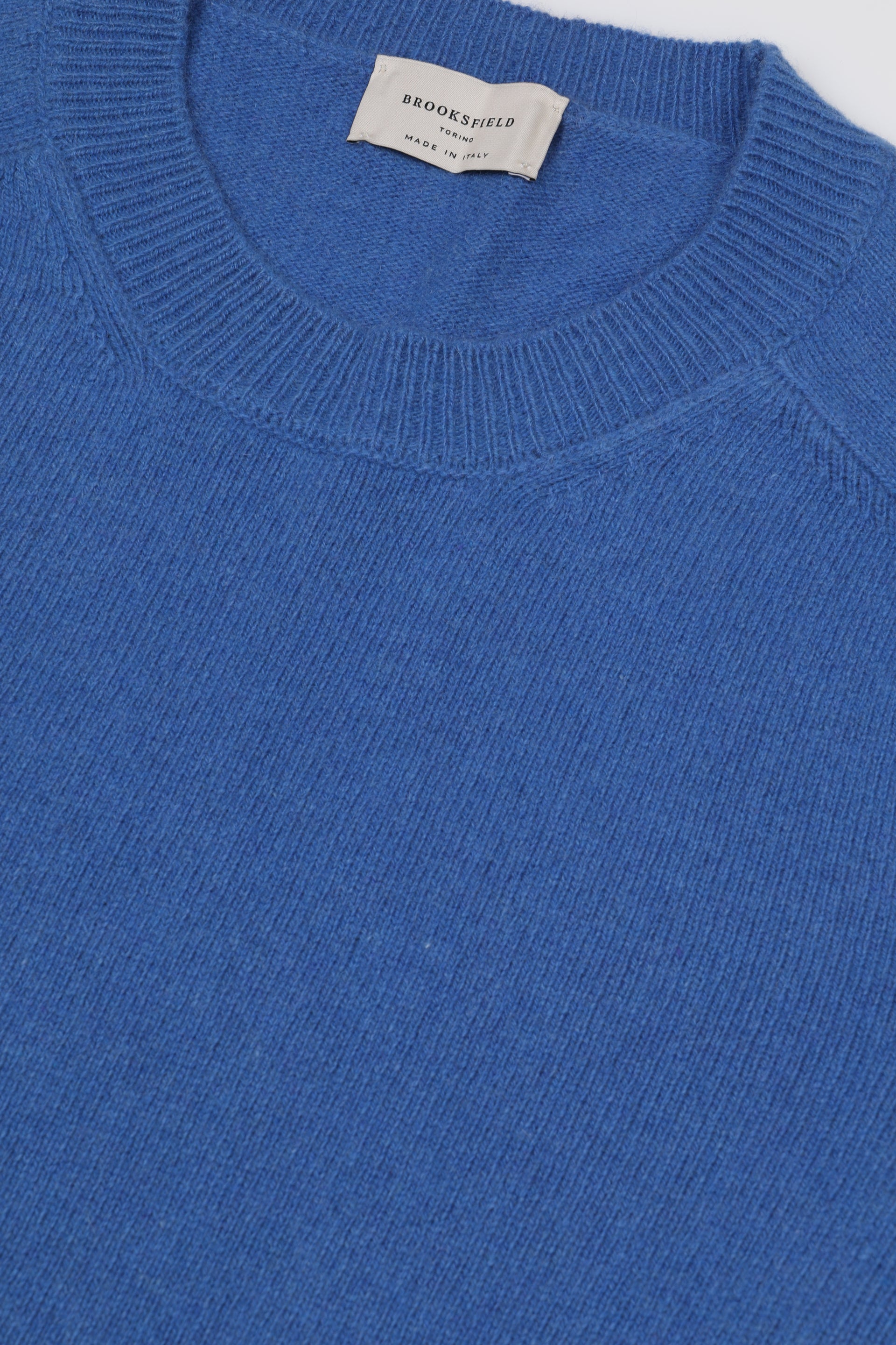 Maglia girocollo in cashmere. Blu - Azteco blue