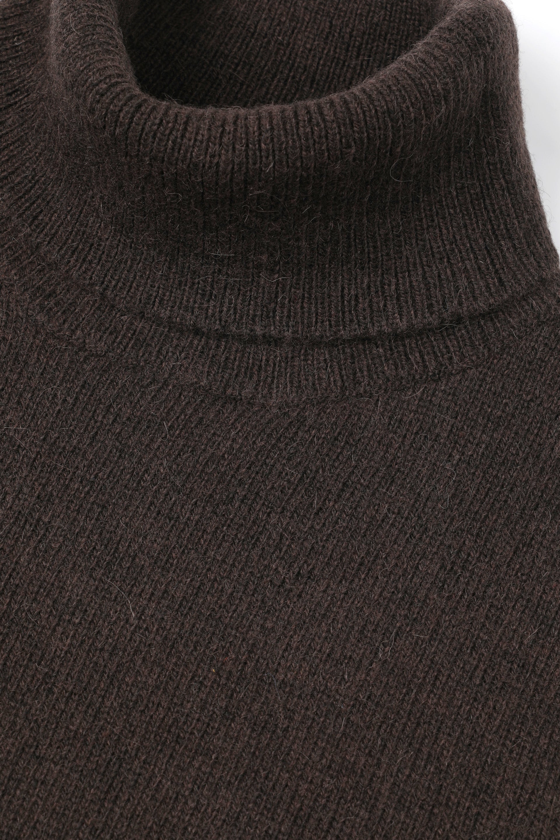 Maglia dolcevita in misto alpaca. Marrone - Coconut