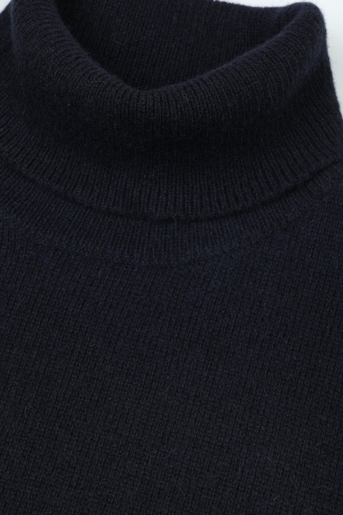 Maglia dolcevita in misto alpaca. Viola - Navy