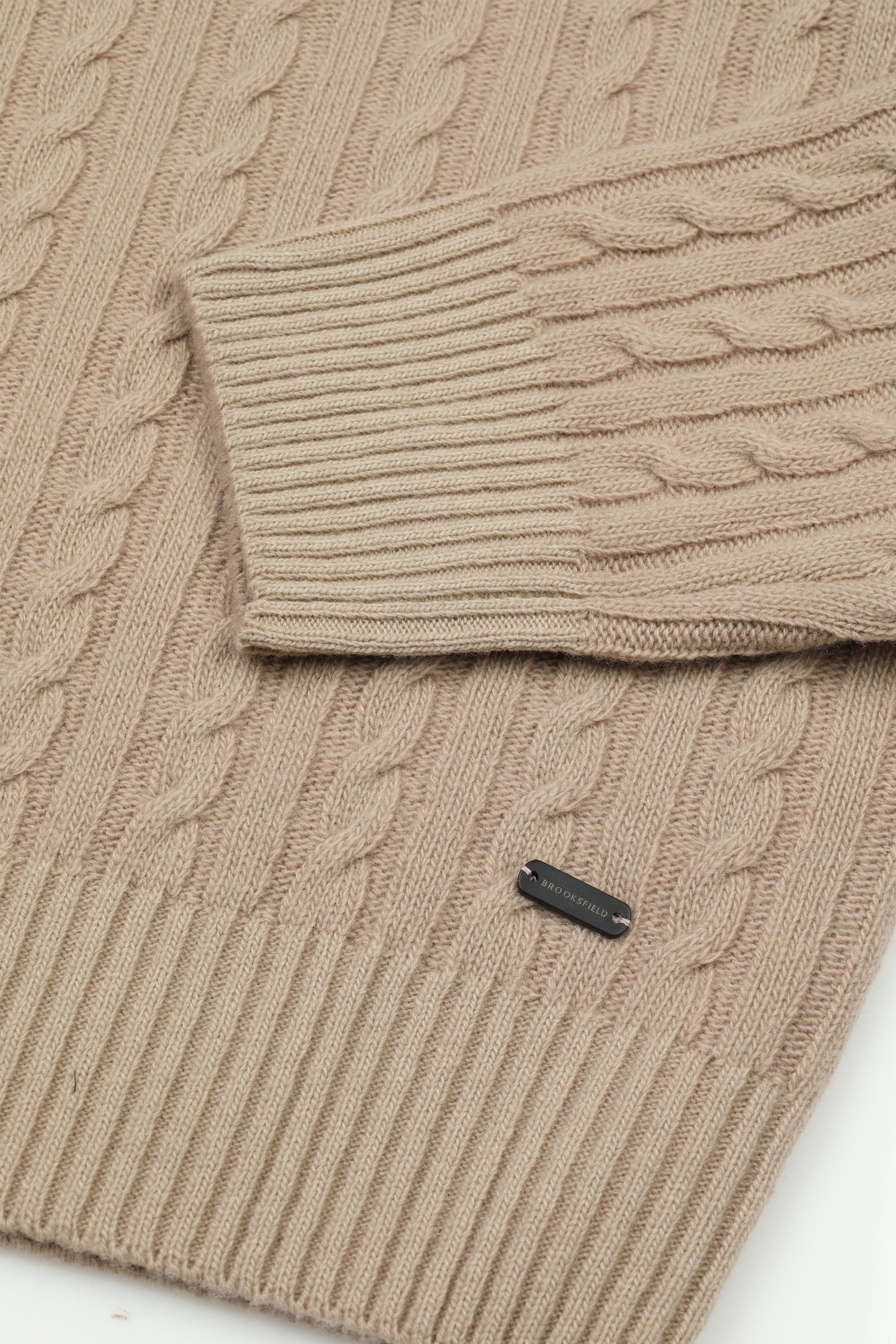 Cable-knit crewneck sweater in wool. Beige - Avena