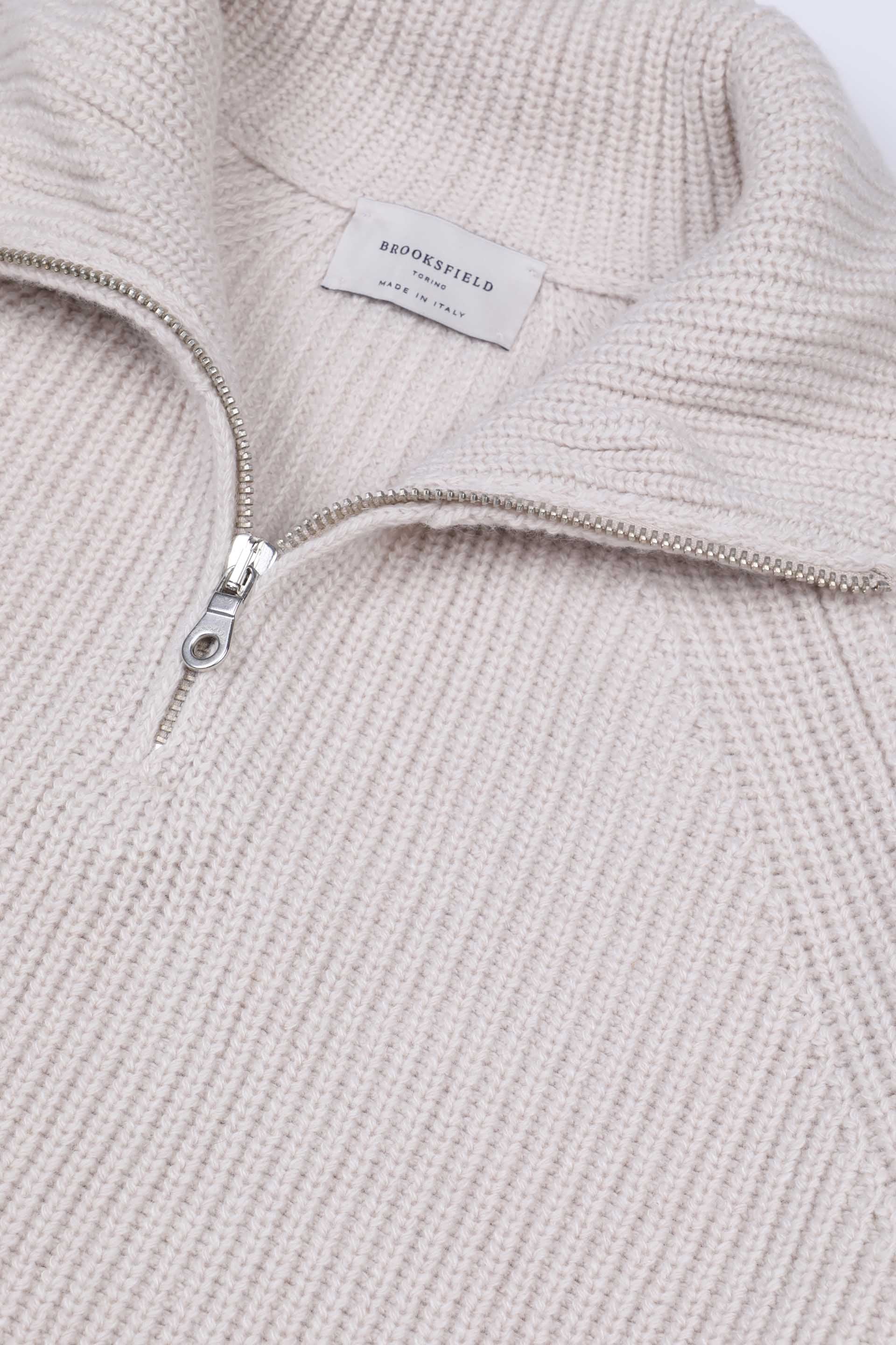 Maglia collo alto mezza zip realizzata in maglia inglese in misto lana-cashmere. Bianco - Bianco lana