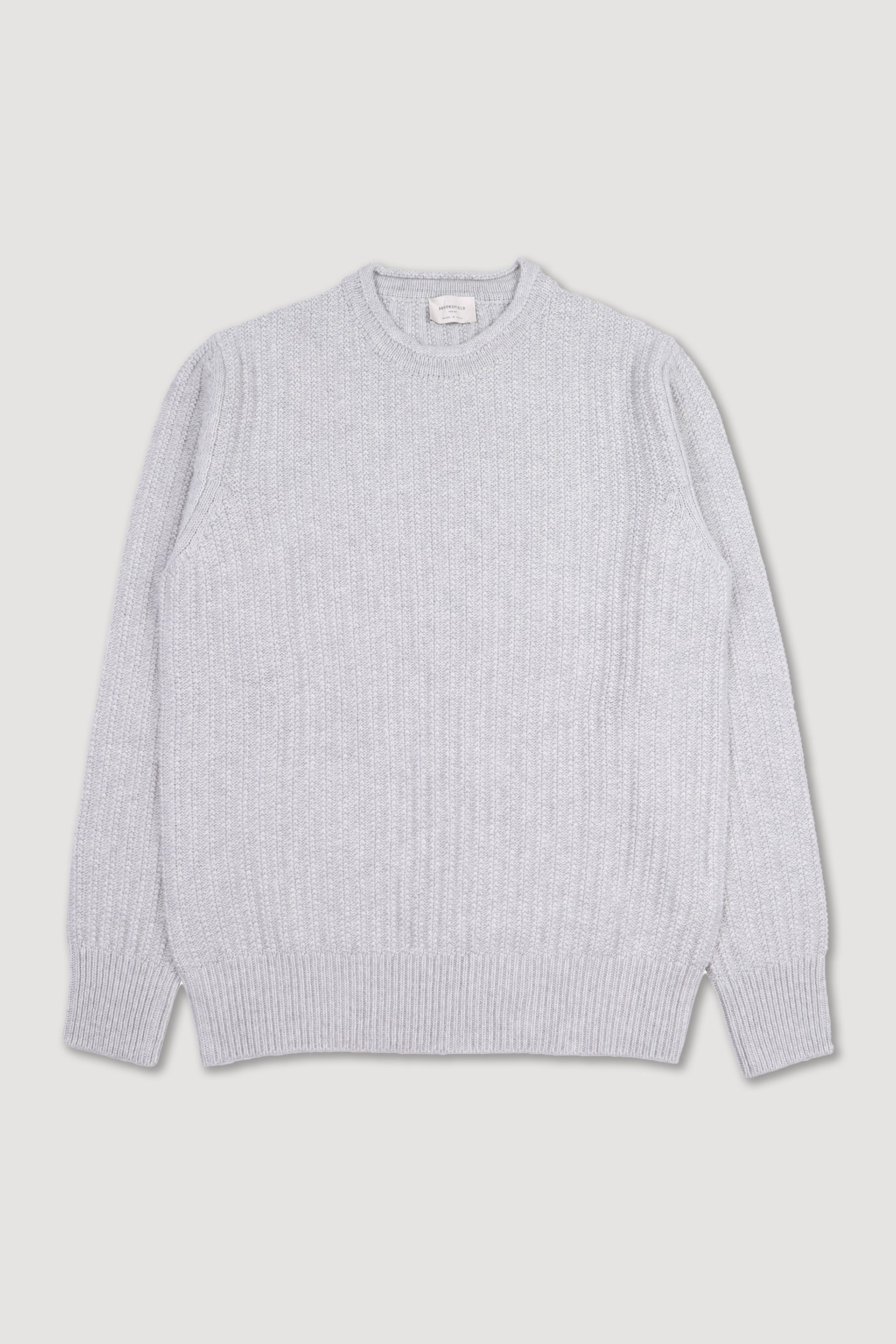 Maglia girocollo in costa operata con bordo collo con ricciolo, pura lana vergine. Grigio - Silver grey