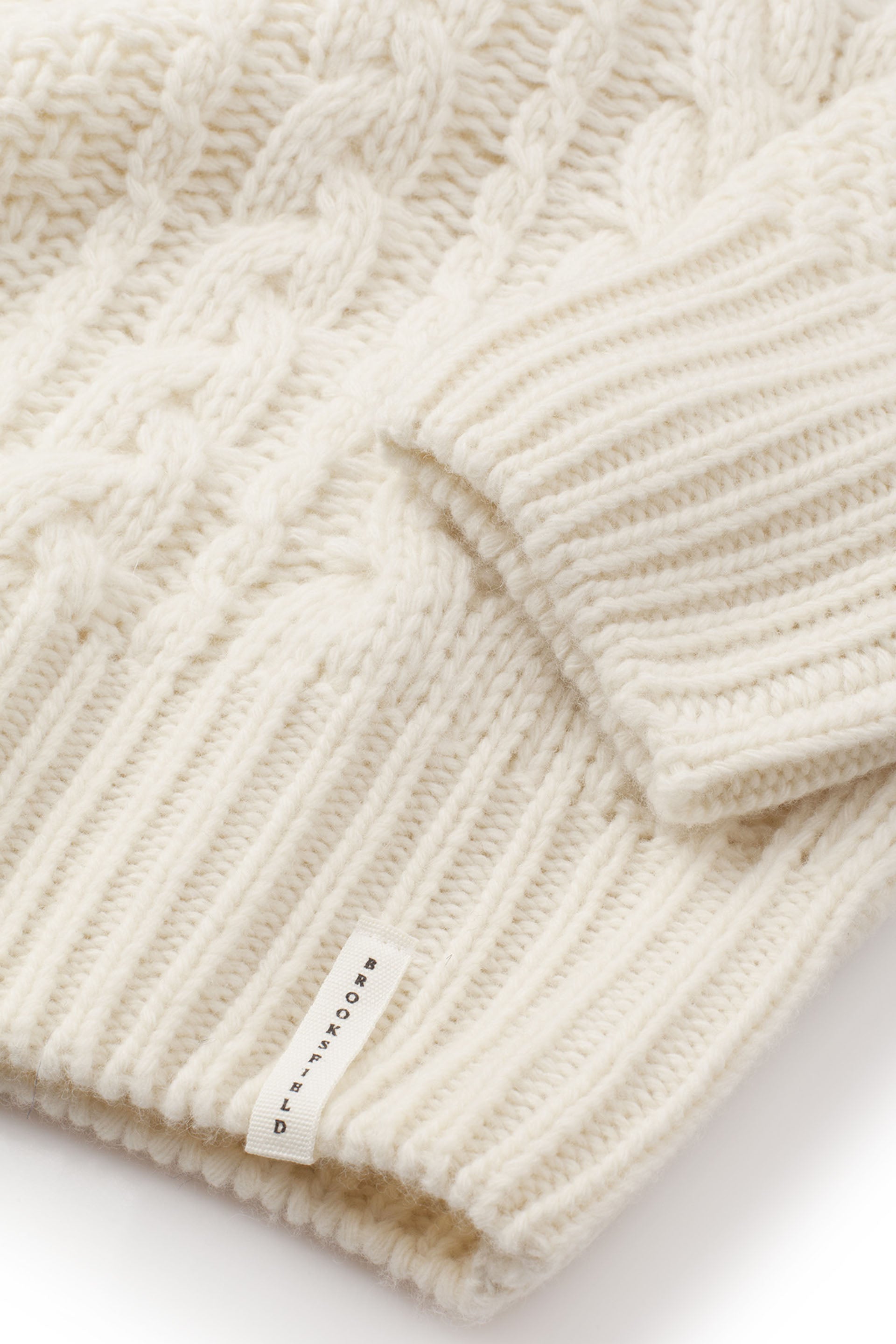 Maglia girocollo con motivo aran in pura lana vergine. Latte - Milk