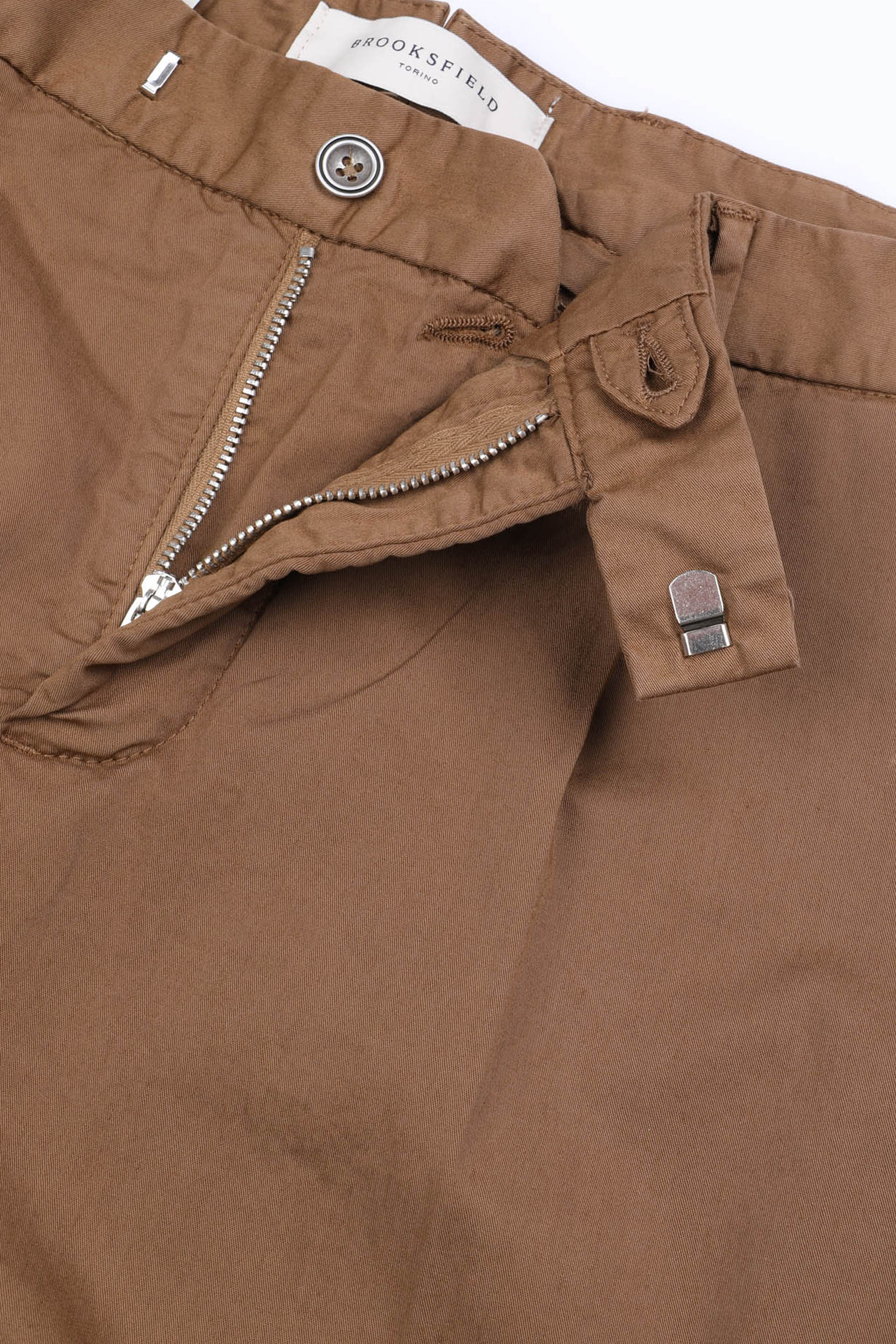 Pantalone chino con pinces. - Cigar