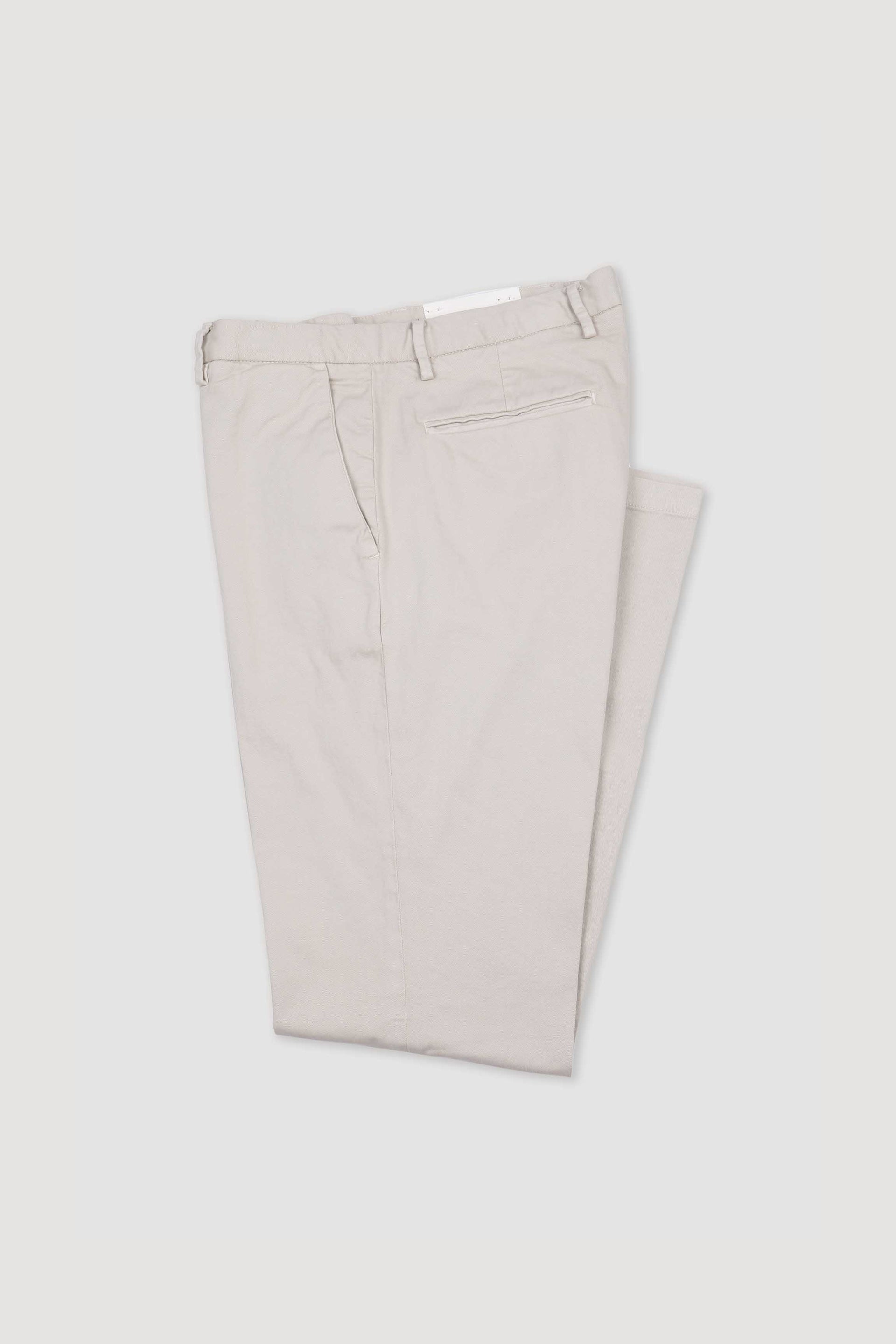 Pantalone chino Dean in gabardine di cotone stretch smerigliato, slim fit. Beige - Geyser
