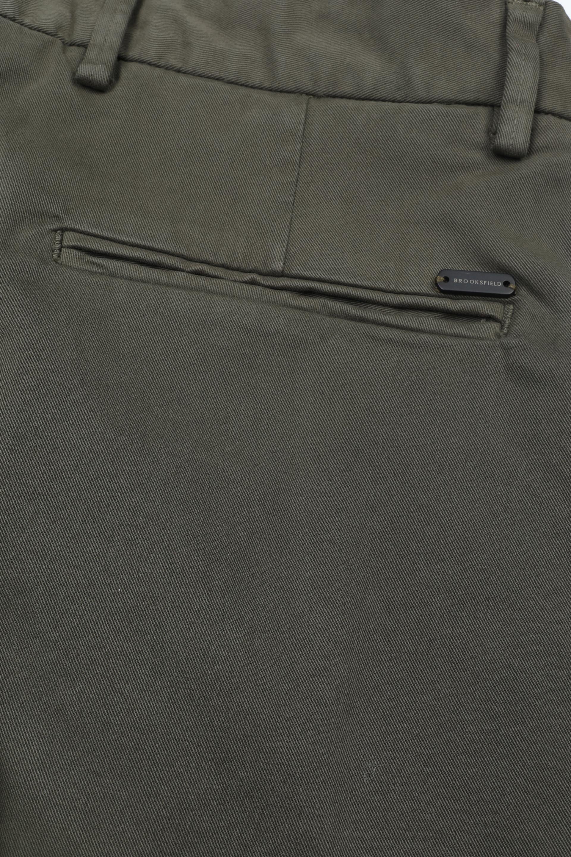 Pantalone chino James in gabardine di cotone stretch smerigliato, slim fit. Verde - Plant