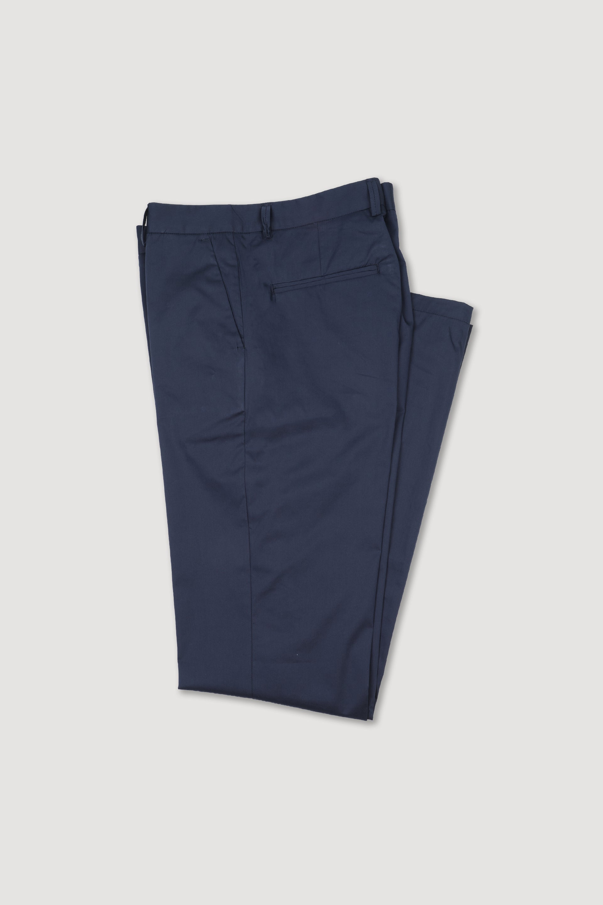 Pantalone chino James in popeline di misto cotone elasticizzato. Blu - Universo