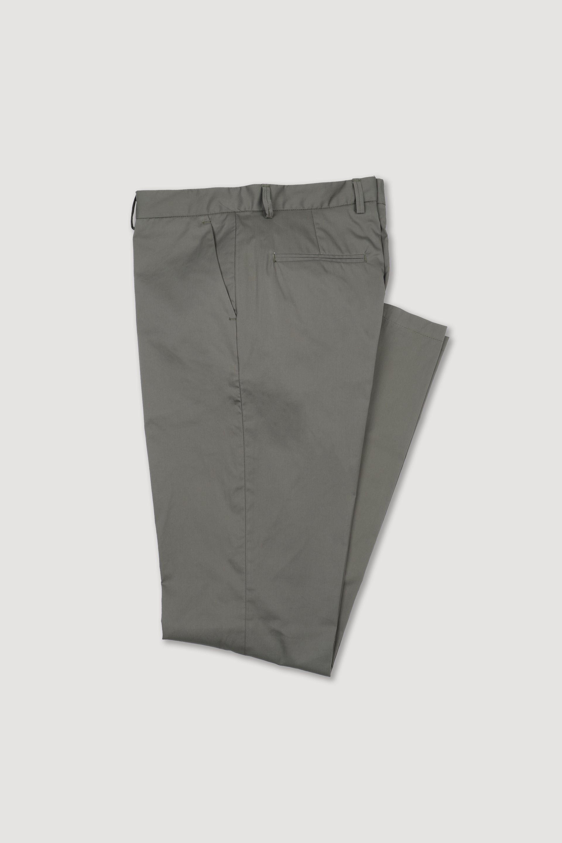 Pantalone chino James in popeline di misto cotone elasticizzato. Verde - Cappero