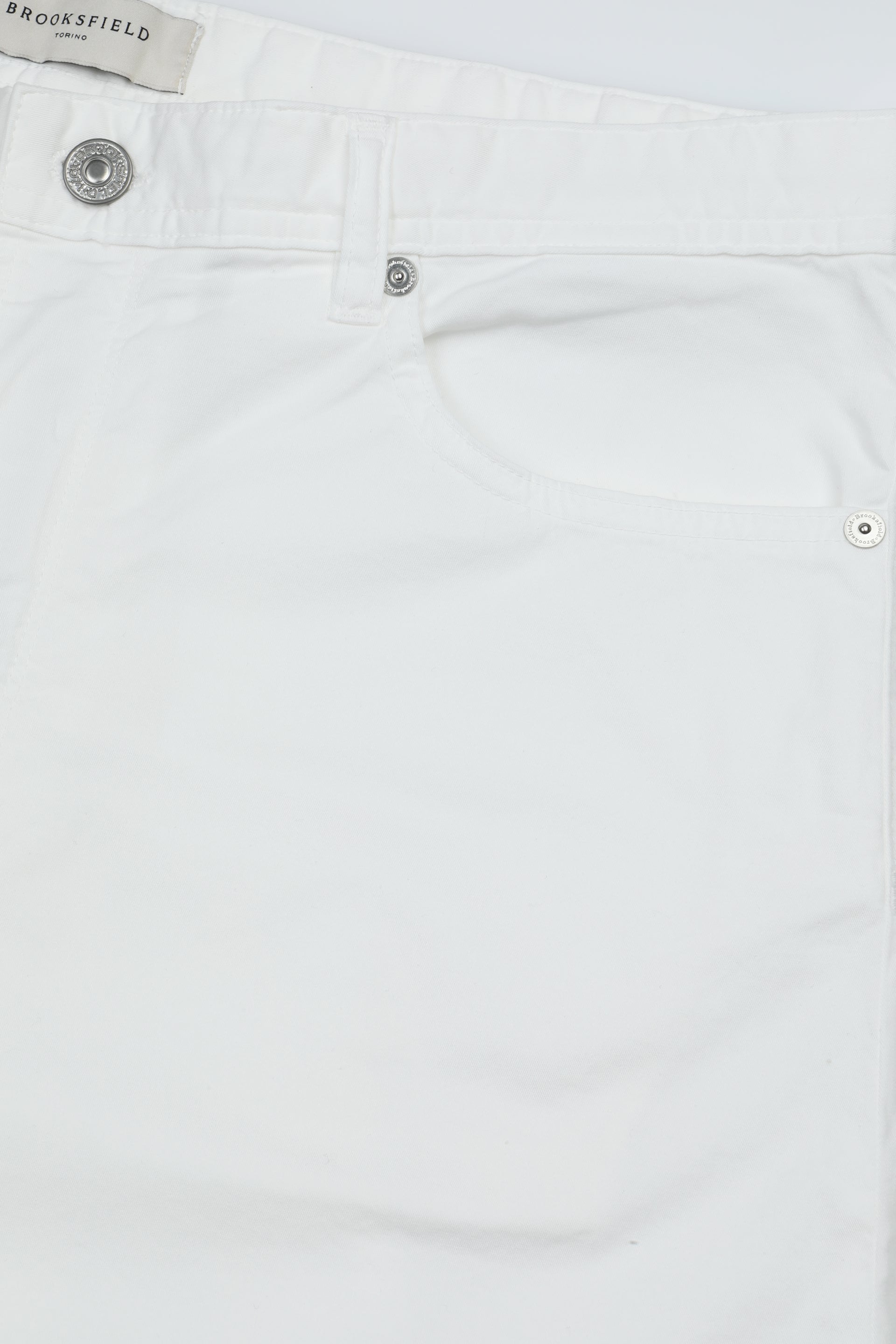 Pantalone 5 tasche in gabardine stretch di cotone organico, slim fit. Bianco - Off white