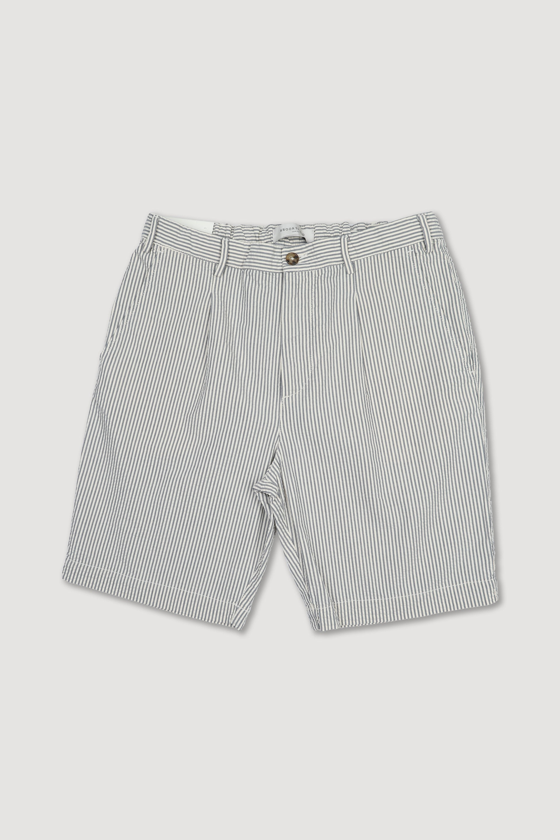 UOMO-BERMUDA CON PINCES, ELASTICO E COULISSE, TESSUTO SEERSUCKER DI COTONE TINTO FILO FANTASIA RIGA VERTICALE, LAVATO - Greggio/avio