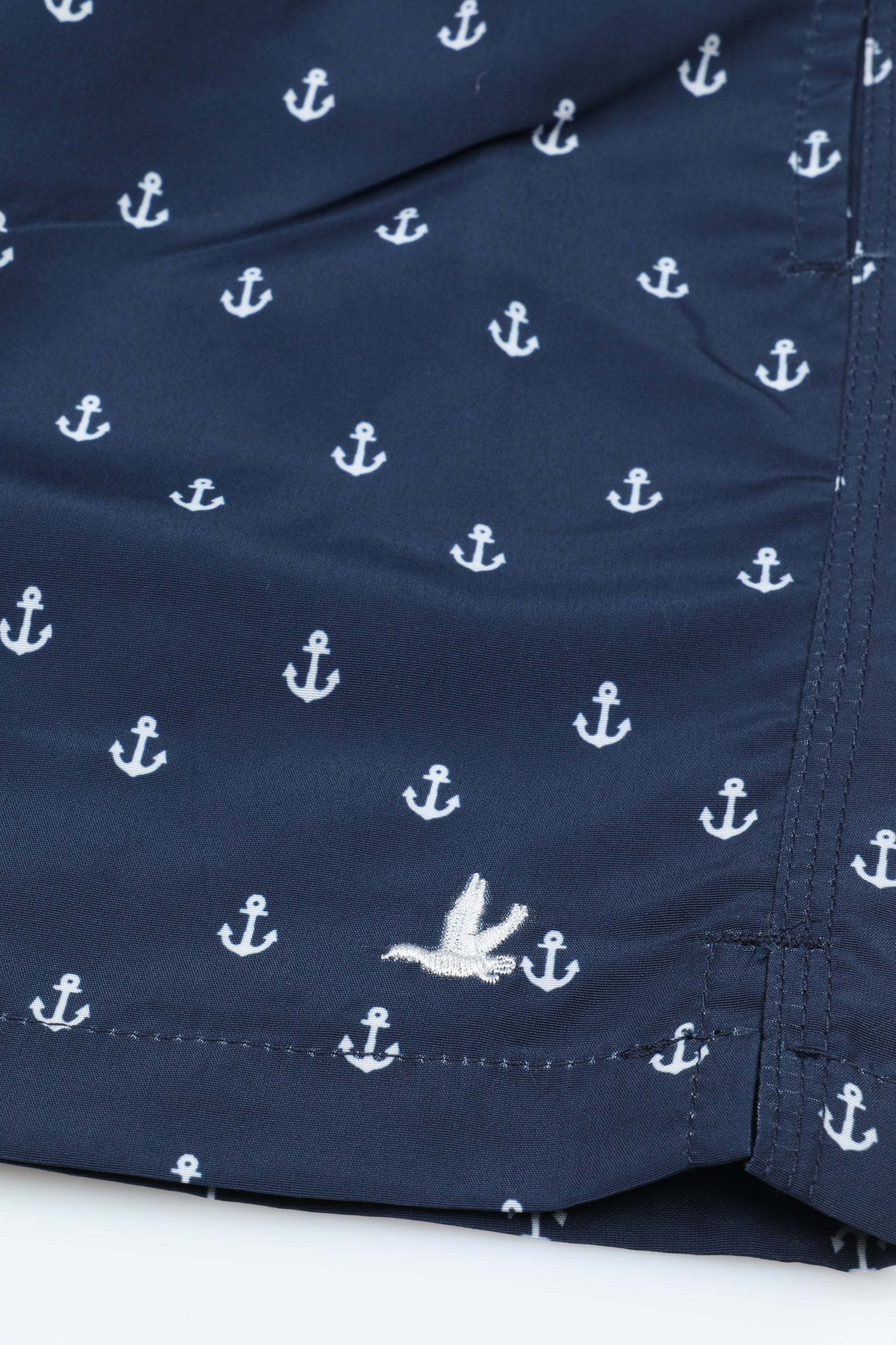 Boxer mare in microfibra con stampa all over ancore. Lunghezza media. Blu - Blu