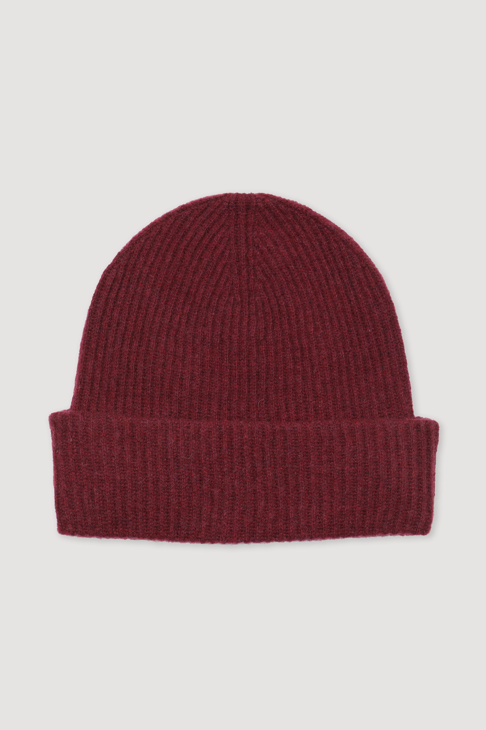 Berretto a coste in cashmere con risvolto. Bordeaux - Carminio