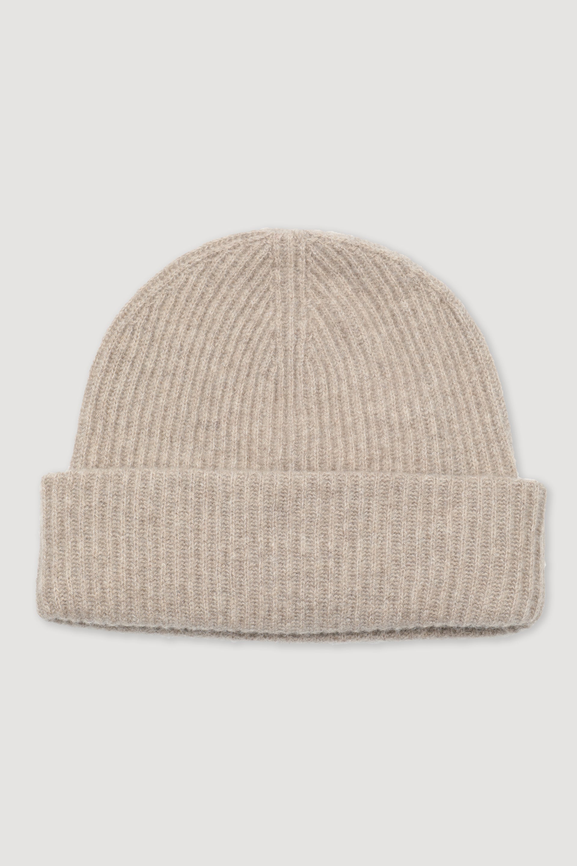 Berretto a coste in cashmere con risvolto. Beige - Ghiro